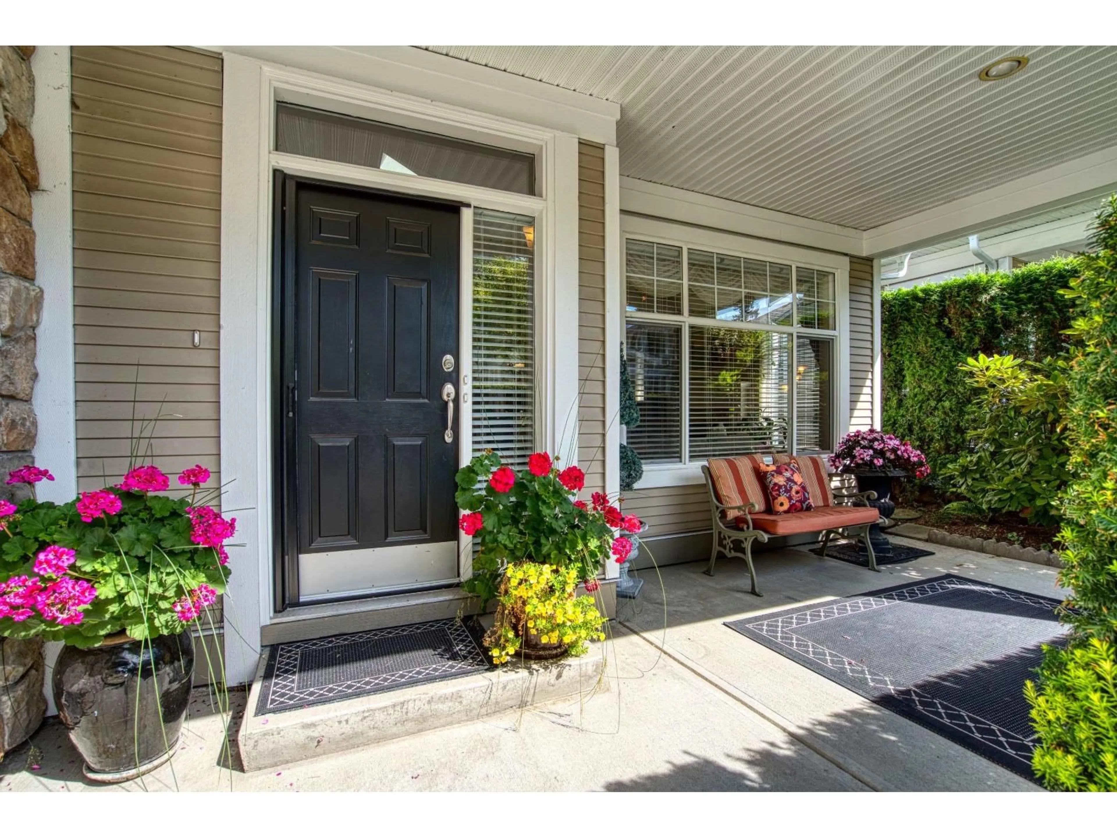 Indoor entryway for 4 - 3500 144 STREET, Surrey British Columbia V4P3J6