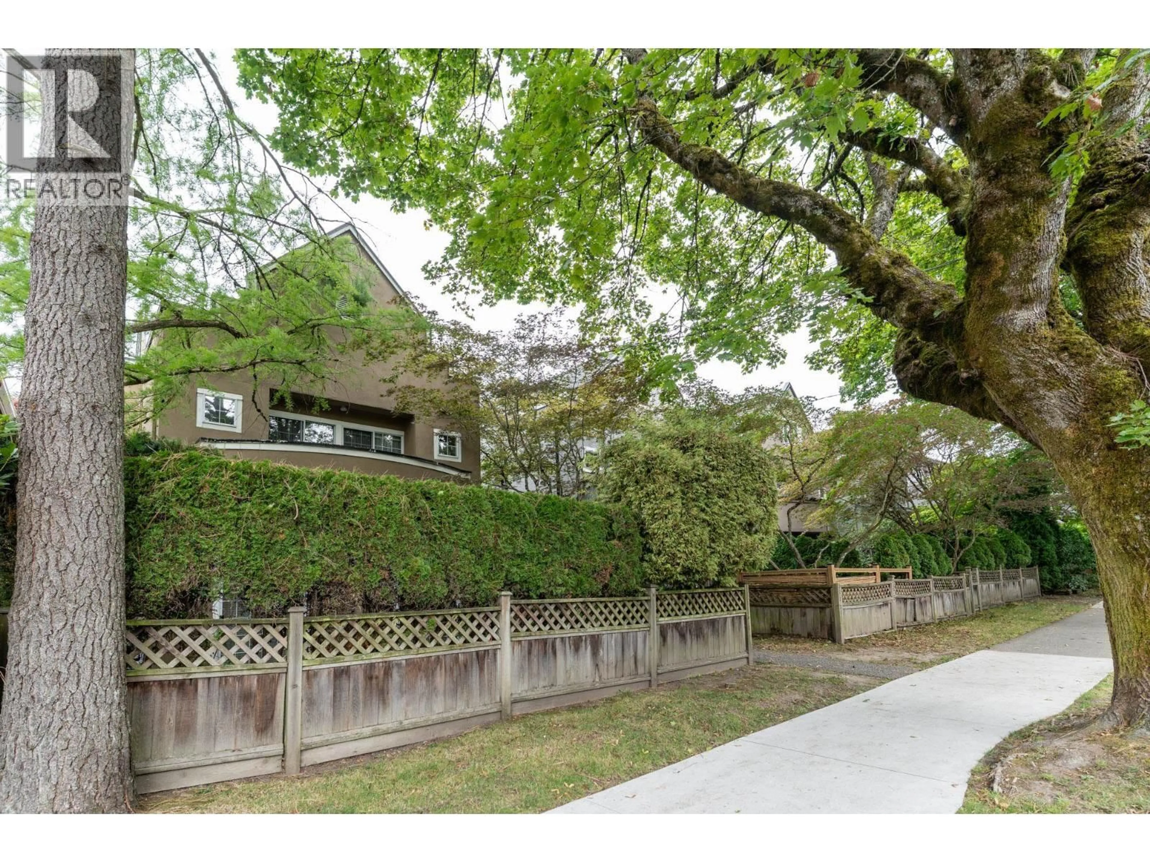 Unknown for 3581 6TH AVENUE, Vancouver British Columbia V6R1T5