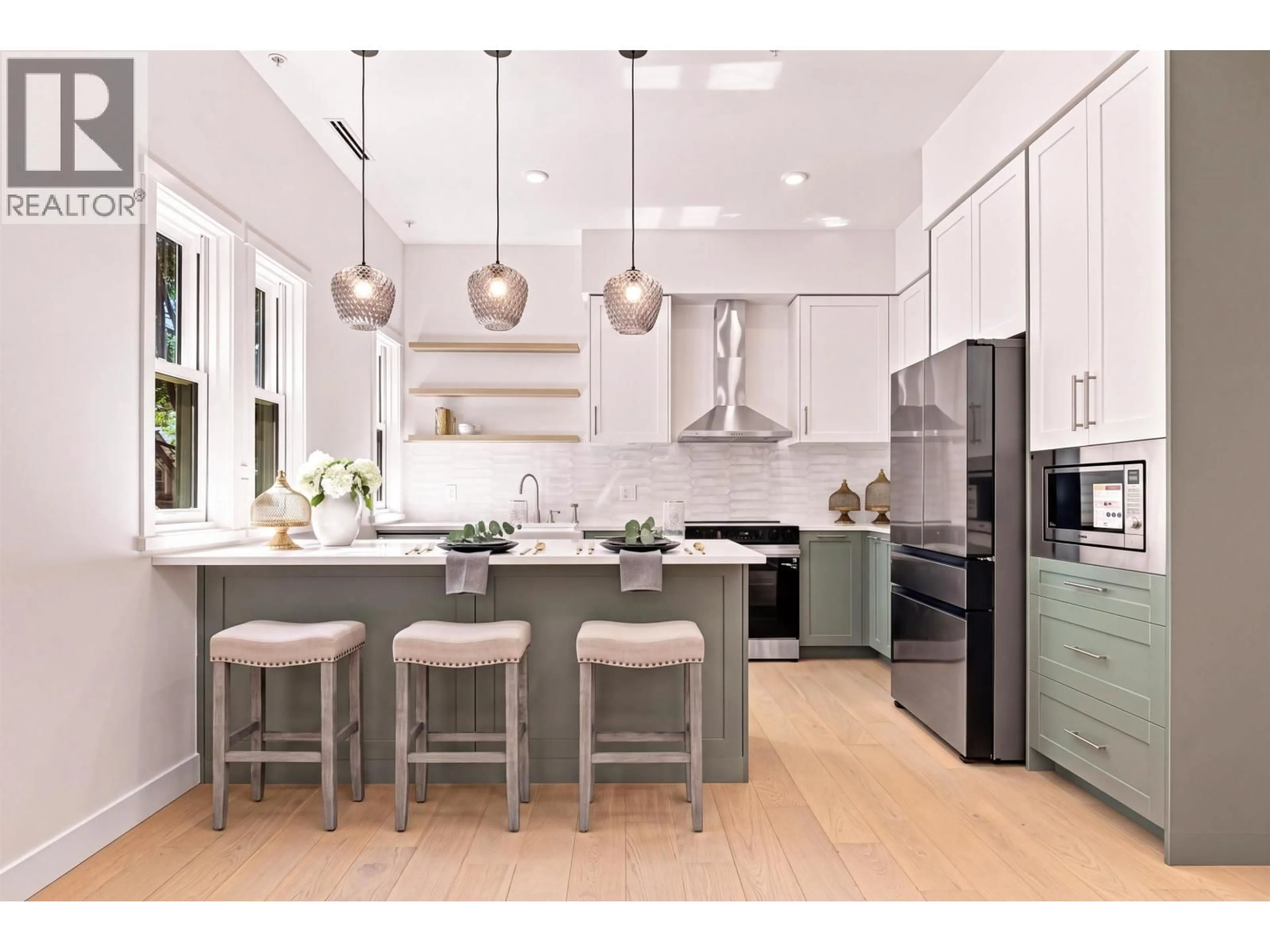 Contemporary kitchen, unknown for 74 FIRST STREET, New Westminster British Columbia V3L2G1
