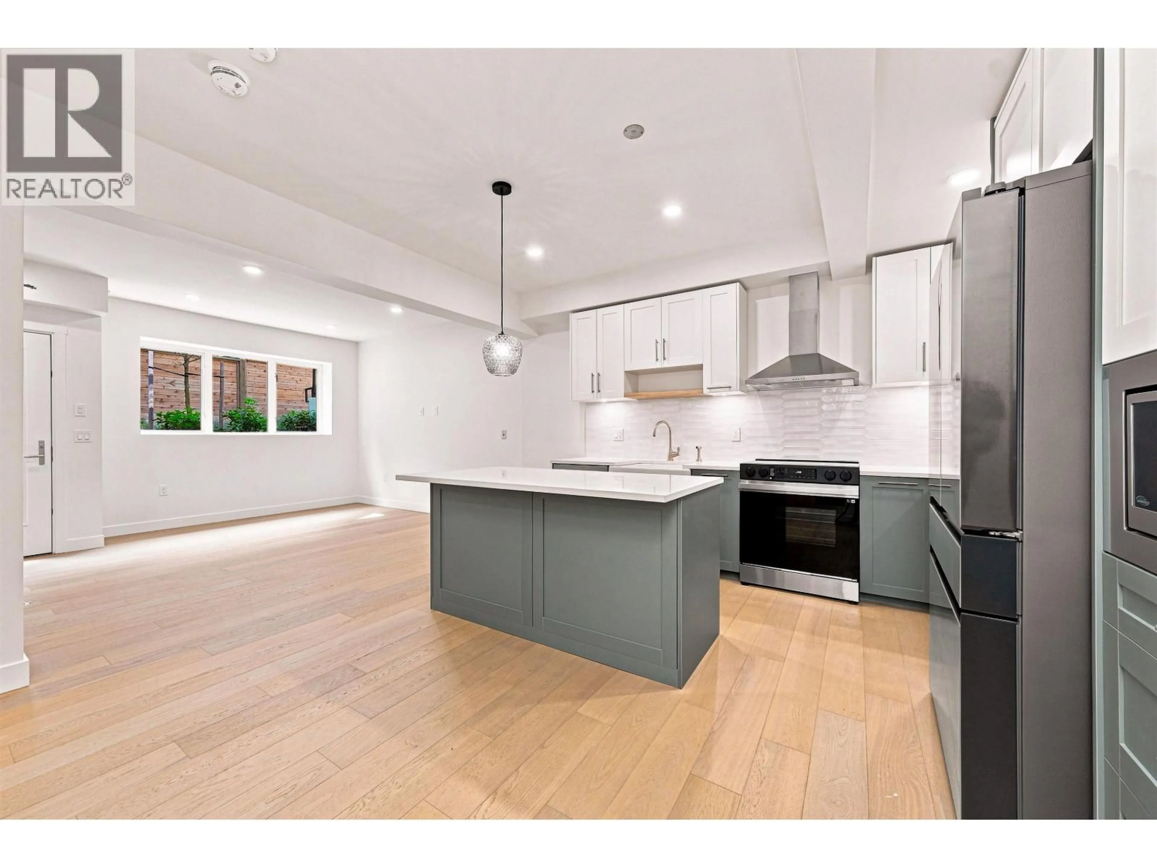 Open concept kitchen, unknown for 101 CUNNINGHAM STREET, New Westminster British Columbia V3L2G1