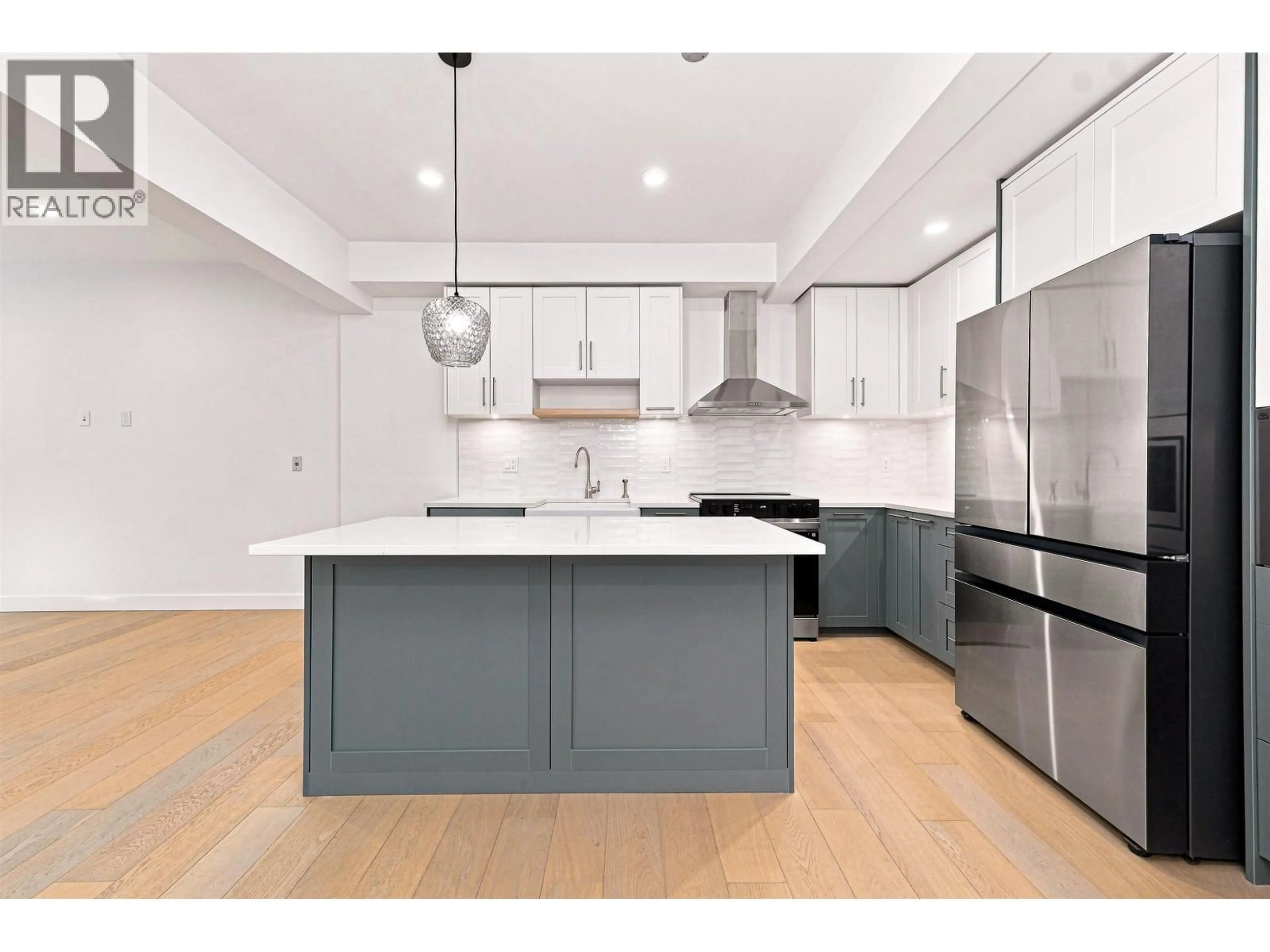Open concept kitchen, unknown for 101 CUNNINGHAM STREET, New Westminster British Columbia V3L2G1