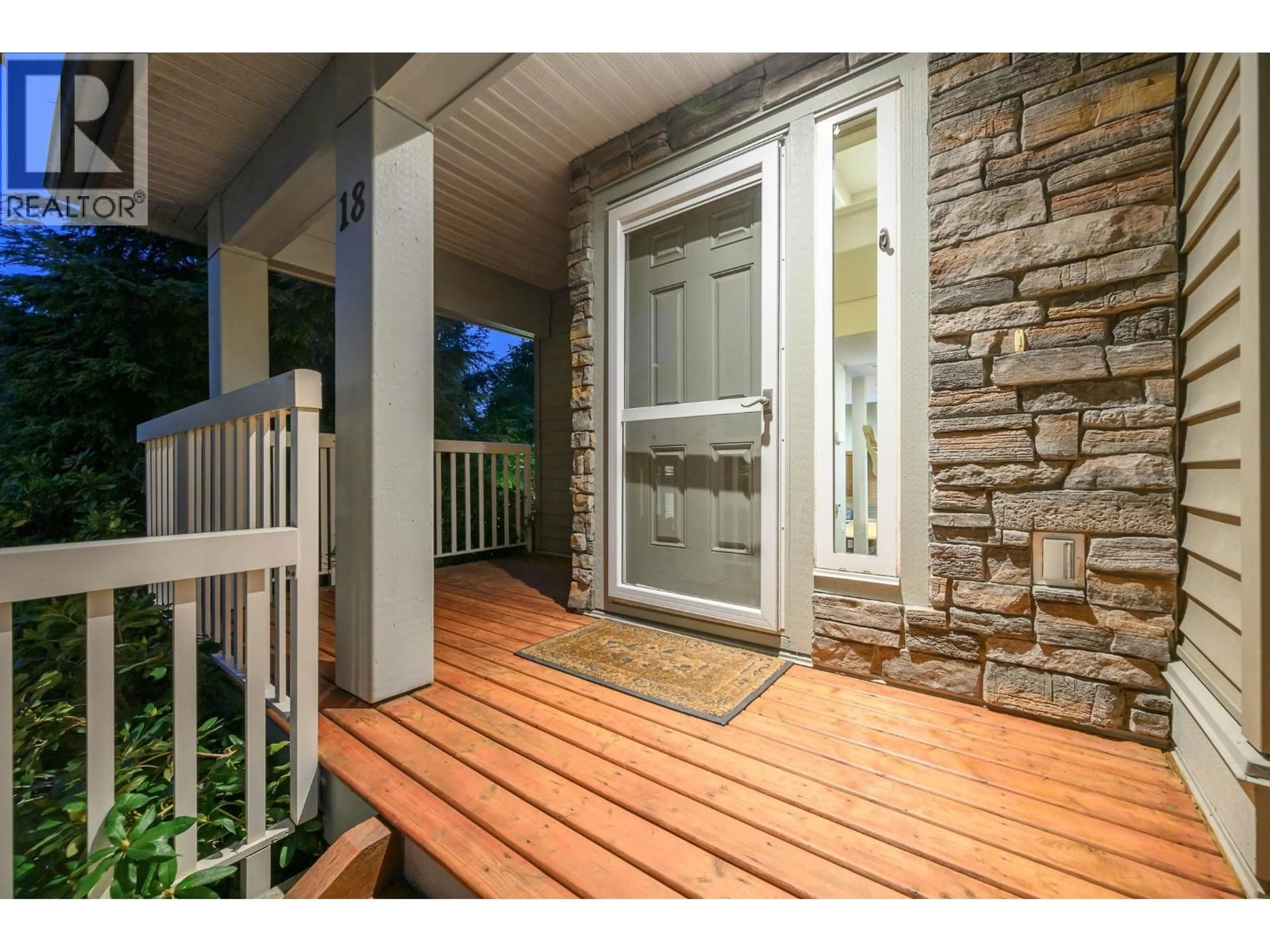 Indoor entryway for 18 - 11160 234A STREET, Maple Ridge British Columbia V2W0B8