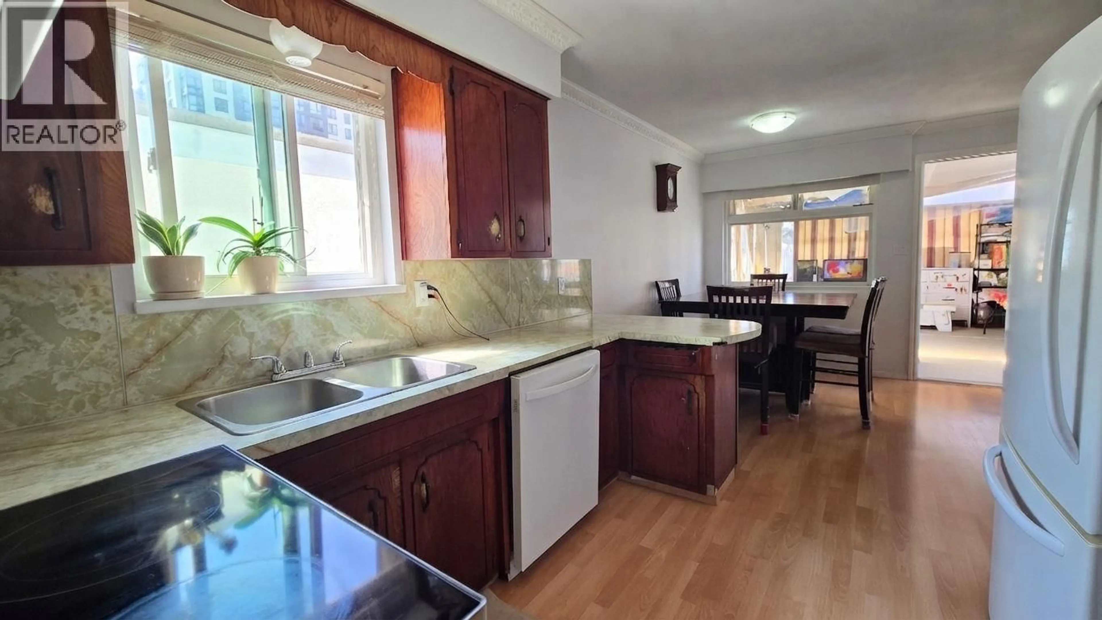 Standard kitchen, unknown for 5075 PAYNE STREET, Vancouver British Columbia V5R4J5
