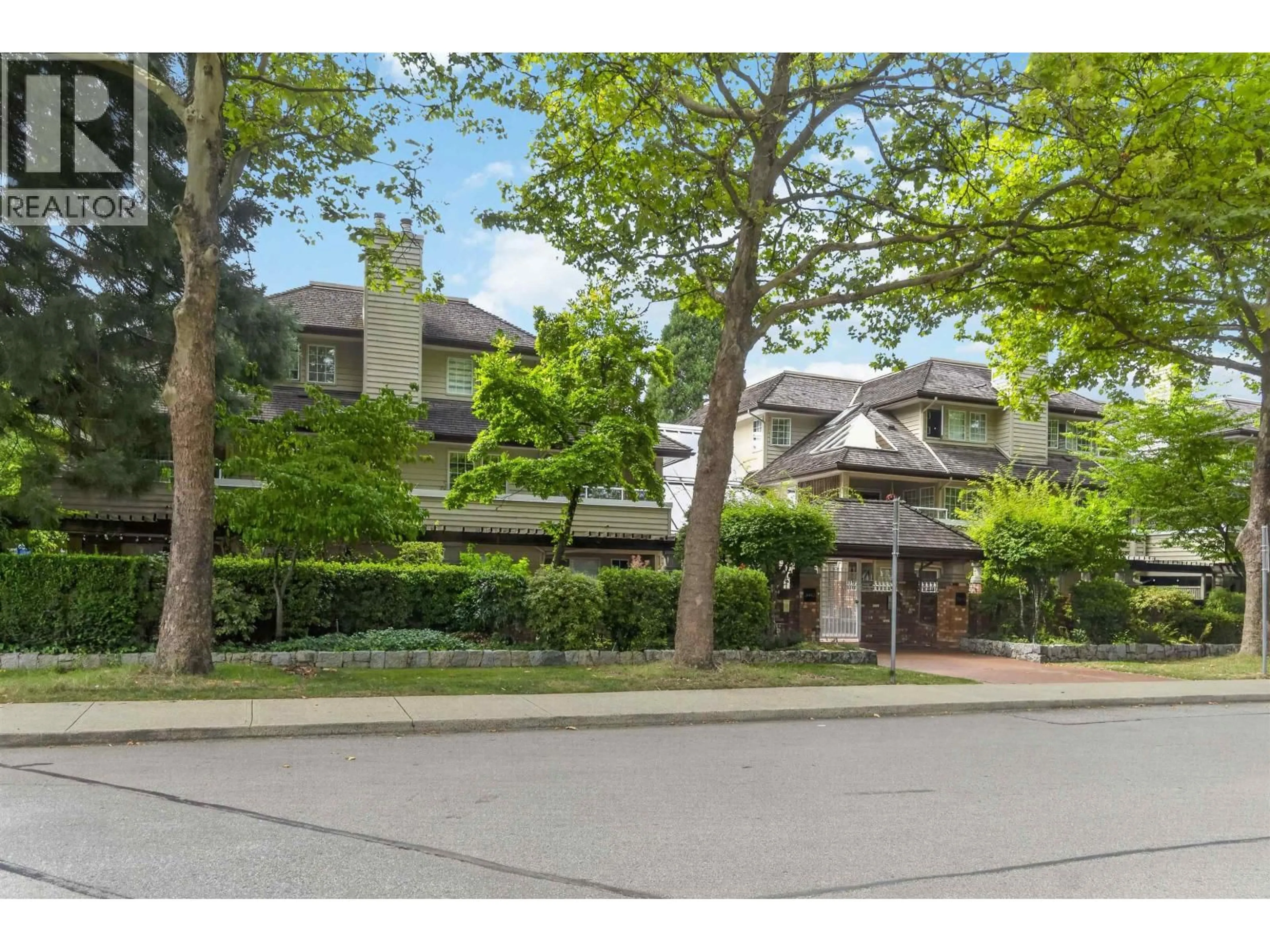 Unknown for 102 - 3441 CURLE AVENUE, Burnaby British Columbia V5G4P4