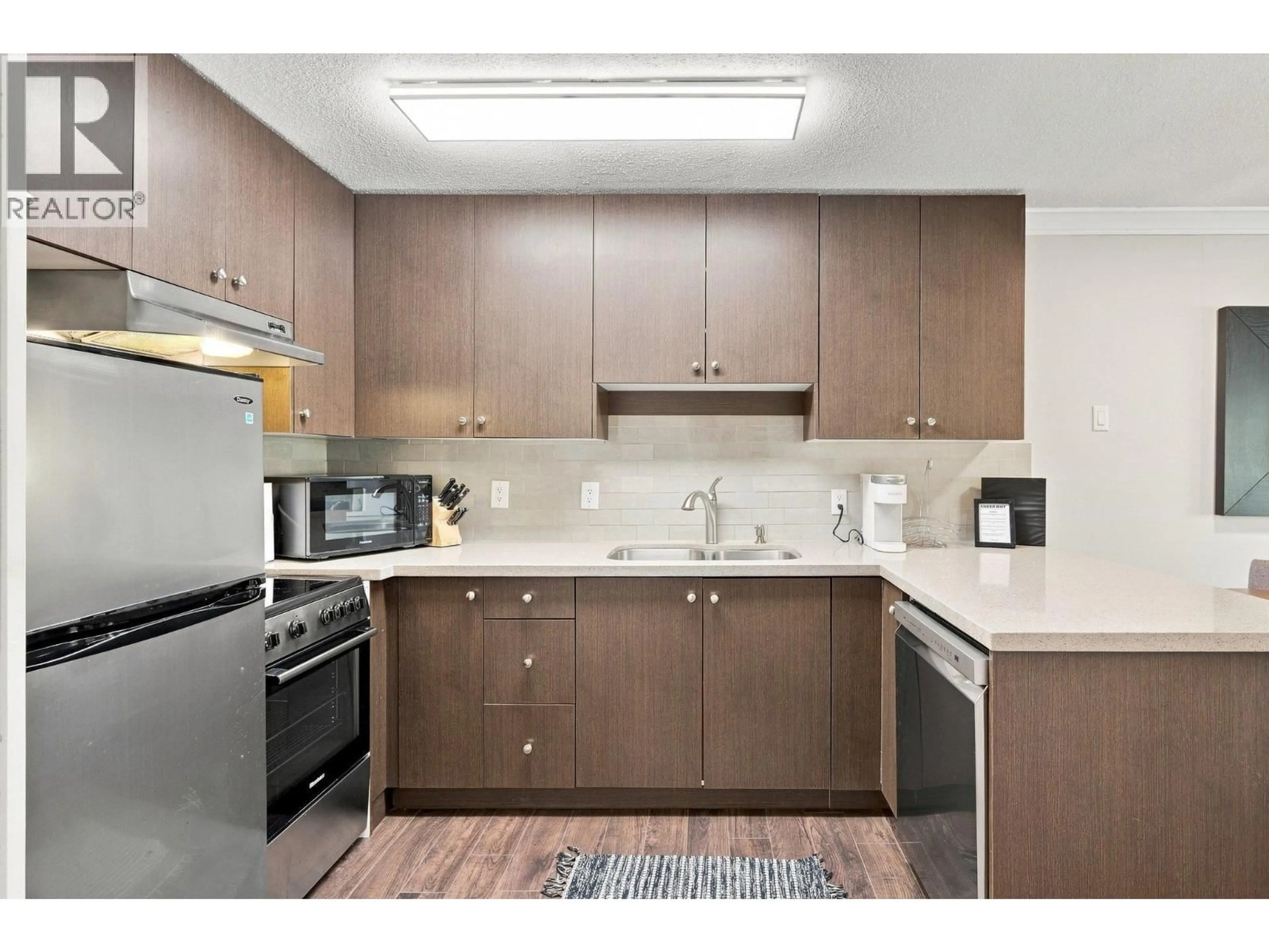 Standard kitchen, unknown for 324 - 4360 LORIMER ROAD, Whistler British Columbia V8E1A5