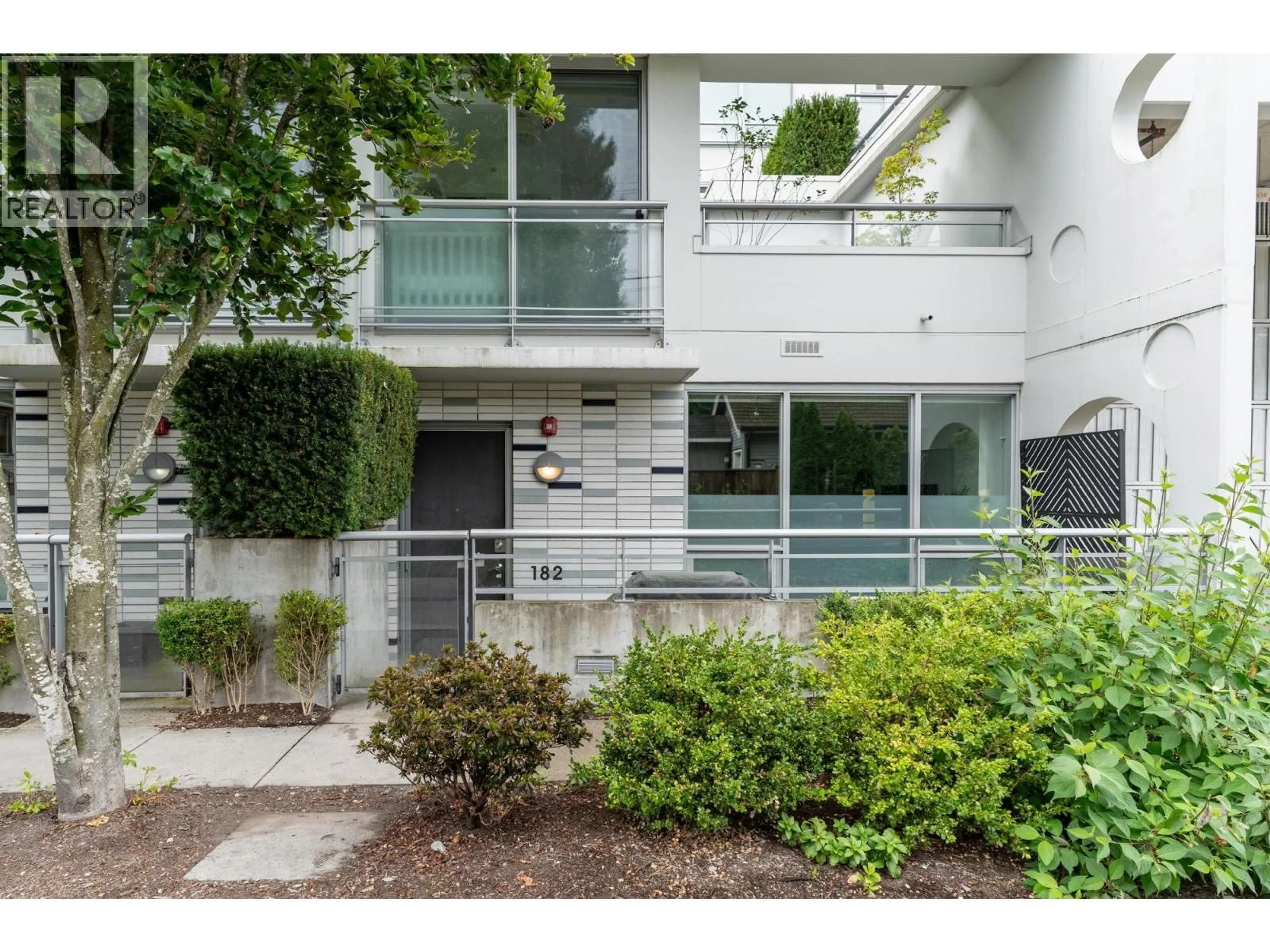 Unknown for 182 17TH AVENUE, Vancouver British Columbia V5V1A4