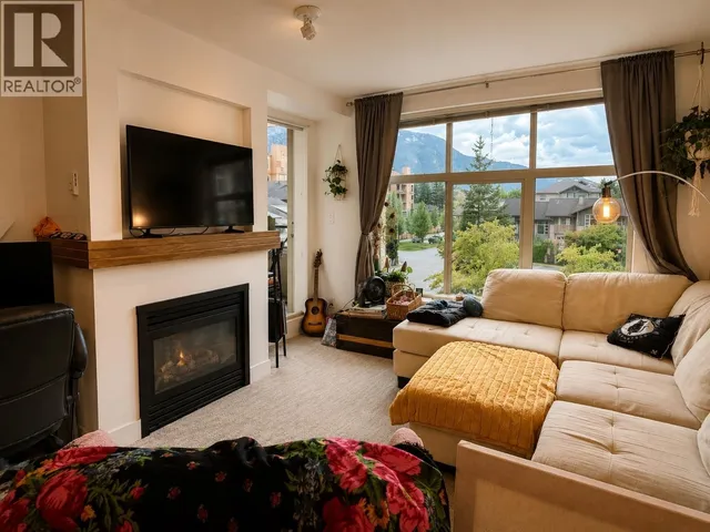 318 - 1211 VILLAGE GREEN WAY, Squamish 2