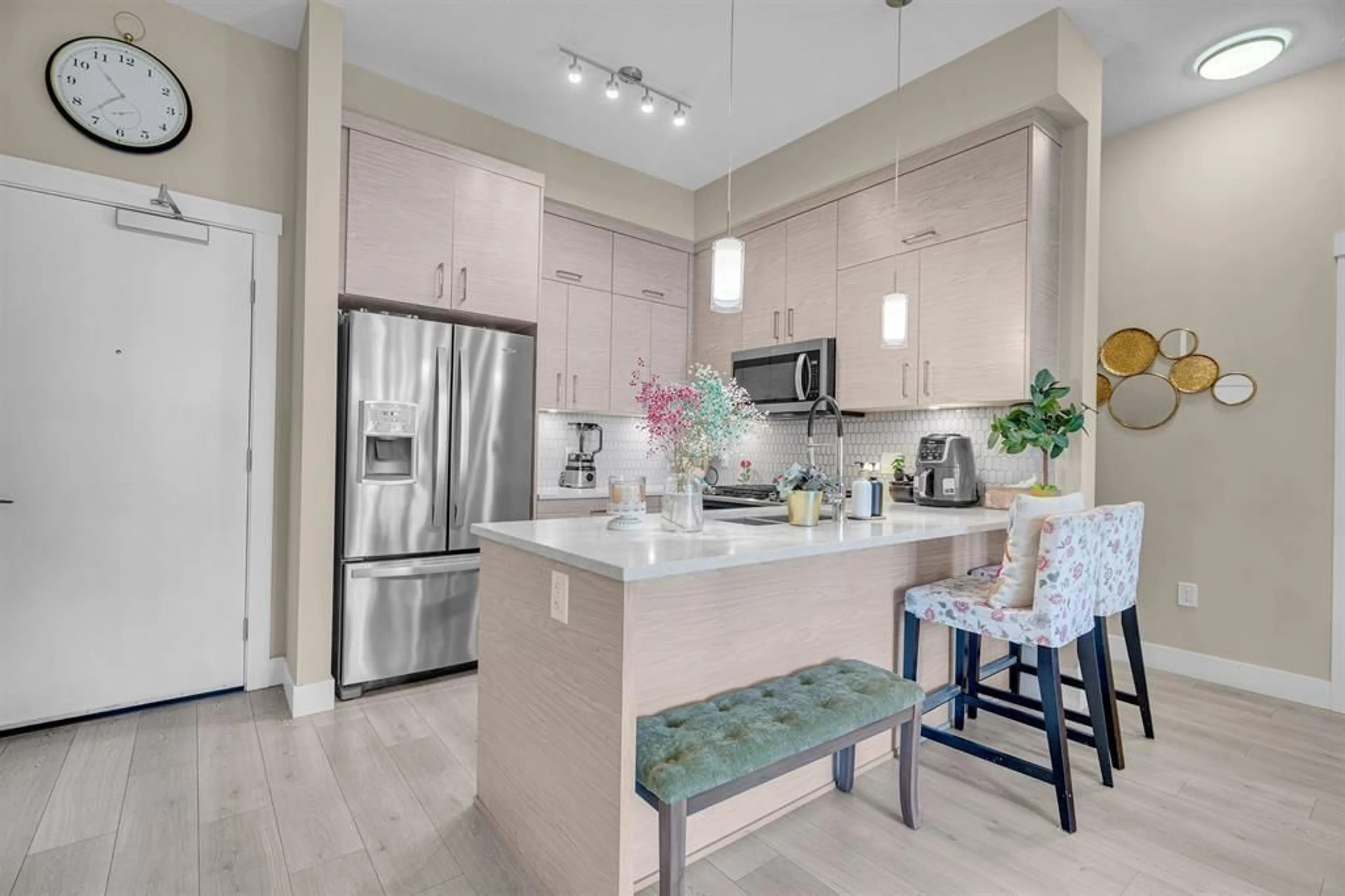 Contemporary kitchen, ceramic/tile floor for 219 - 2120 GLADWIN ROAD, Abbotsford British Columbia V3S0L7