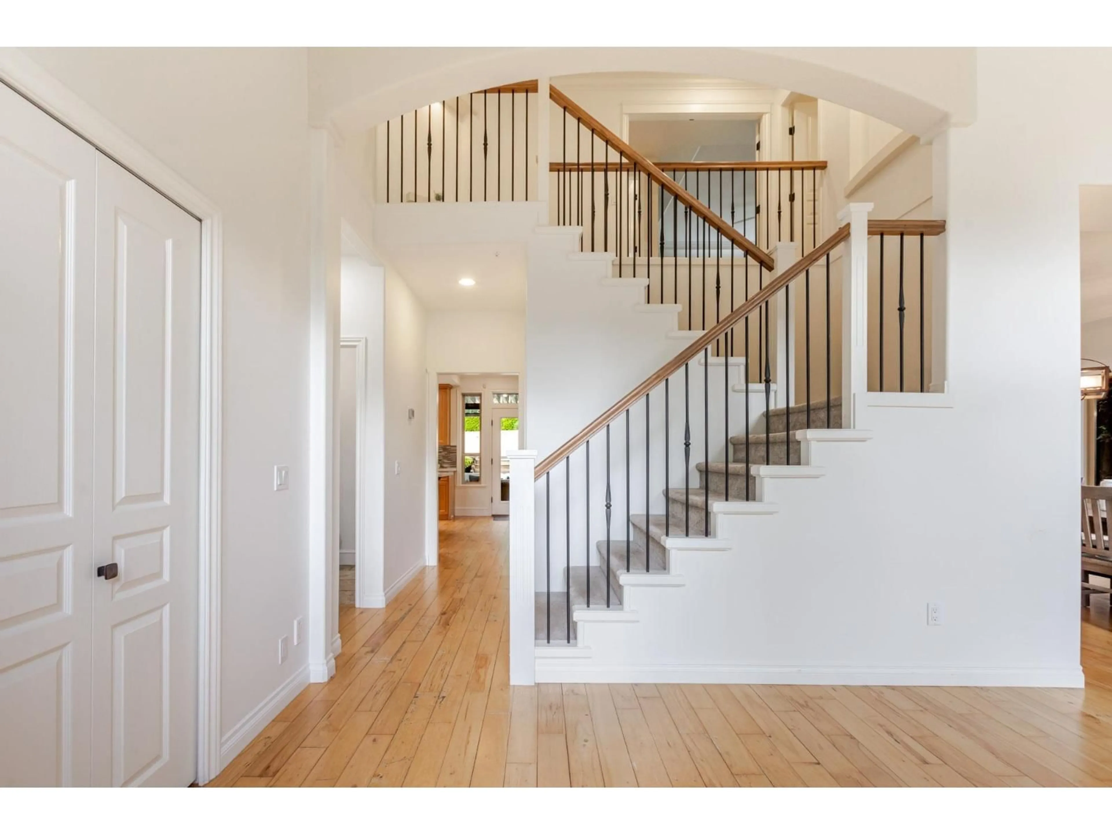 Unknown for 18589 55 AVENUE, Surrey British Columbia V3S9E5