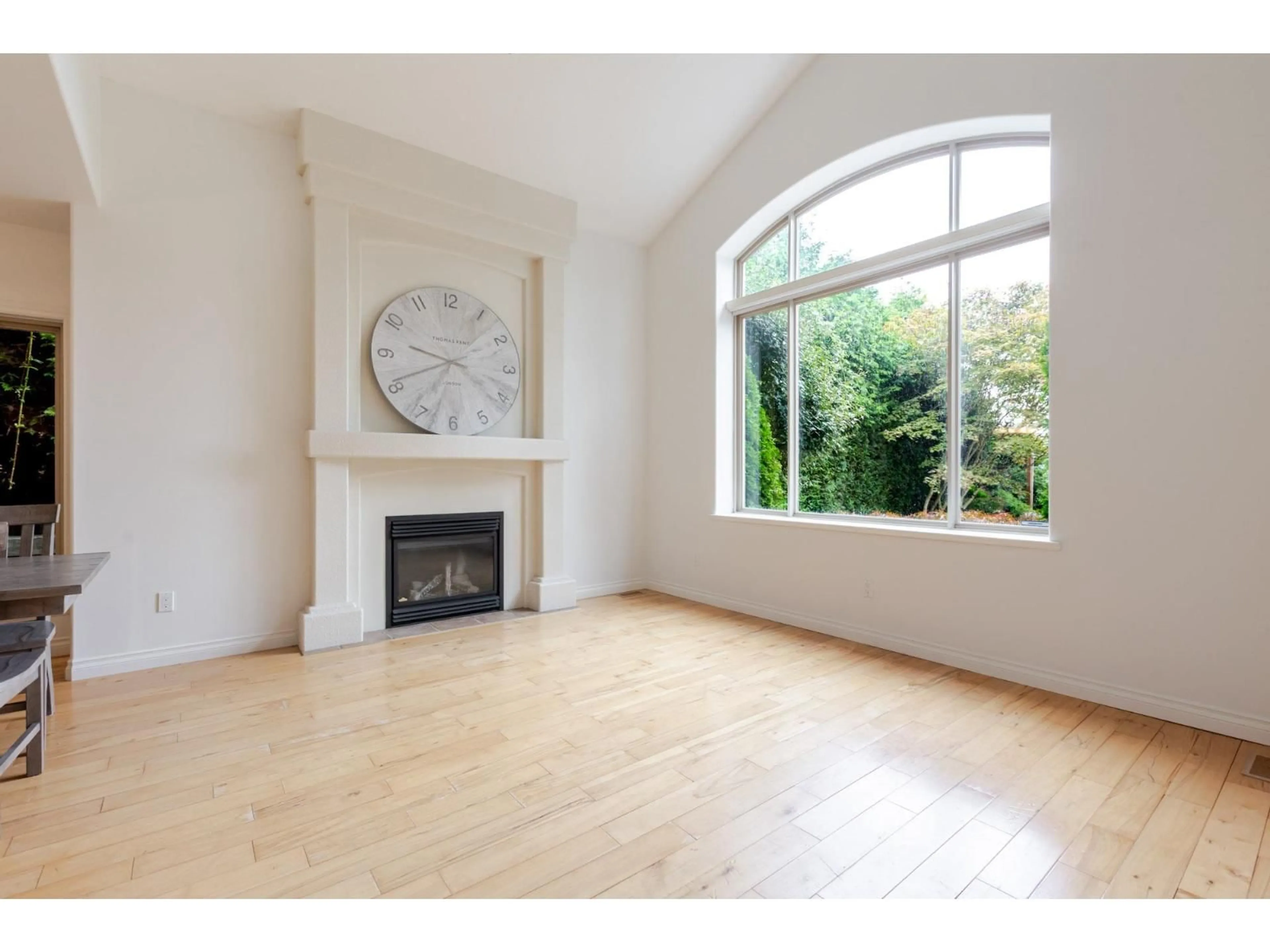 A pic of a room for 18589 55 AVENUE, Surrey British Columbia V3S9E5