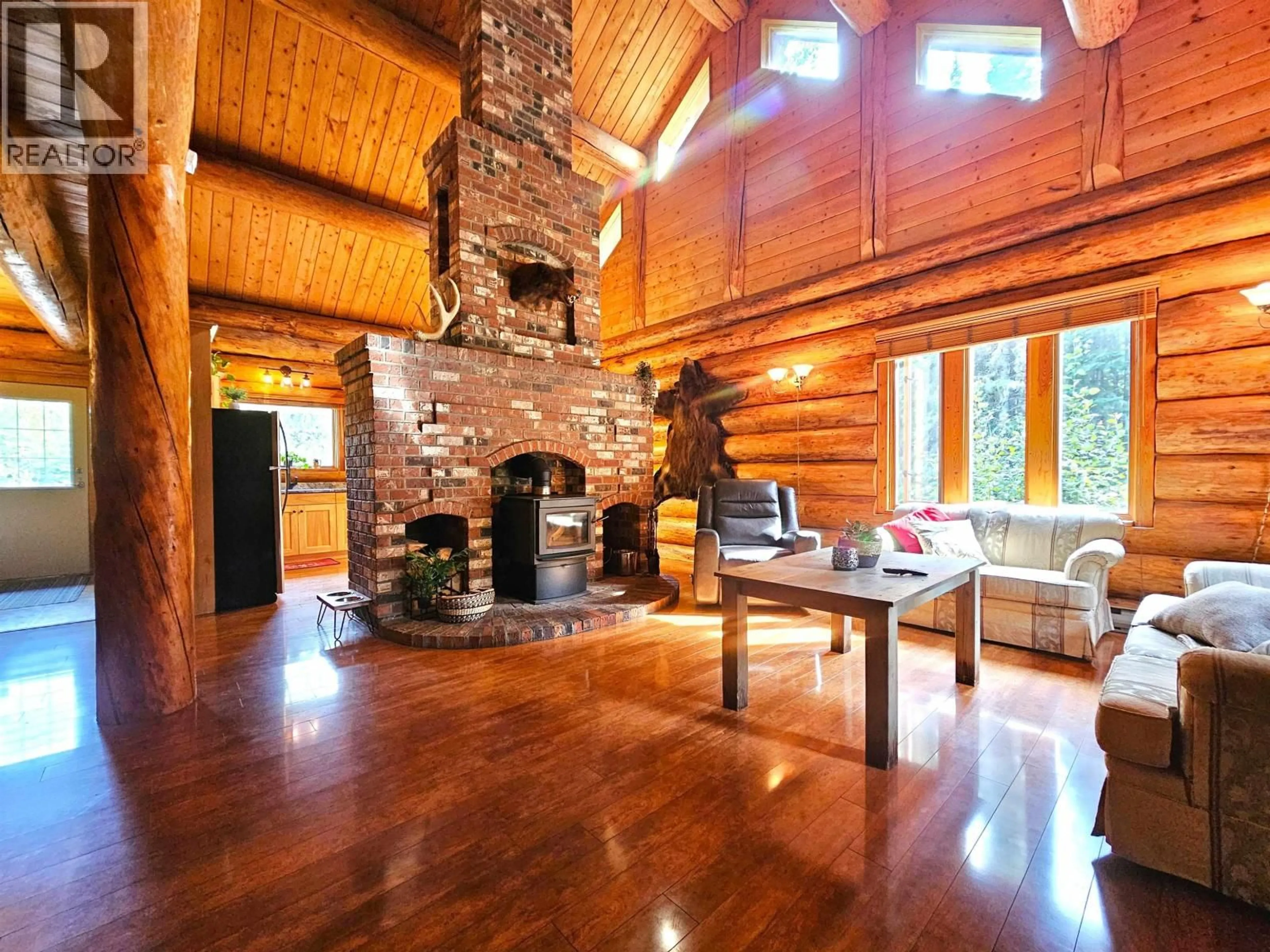 Indoor foyer for 9070 MOUNTAINVIEW ROAD, Prince George British Columbia V2N0B1