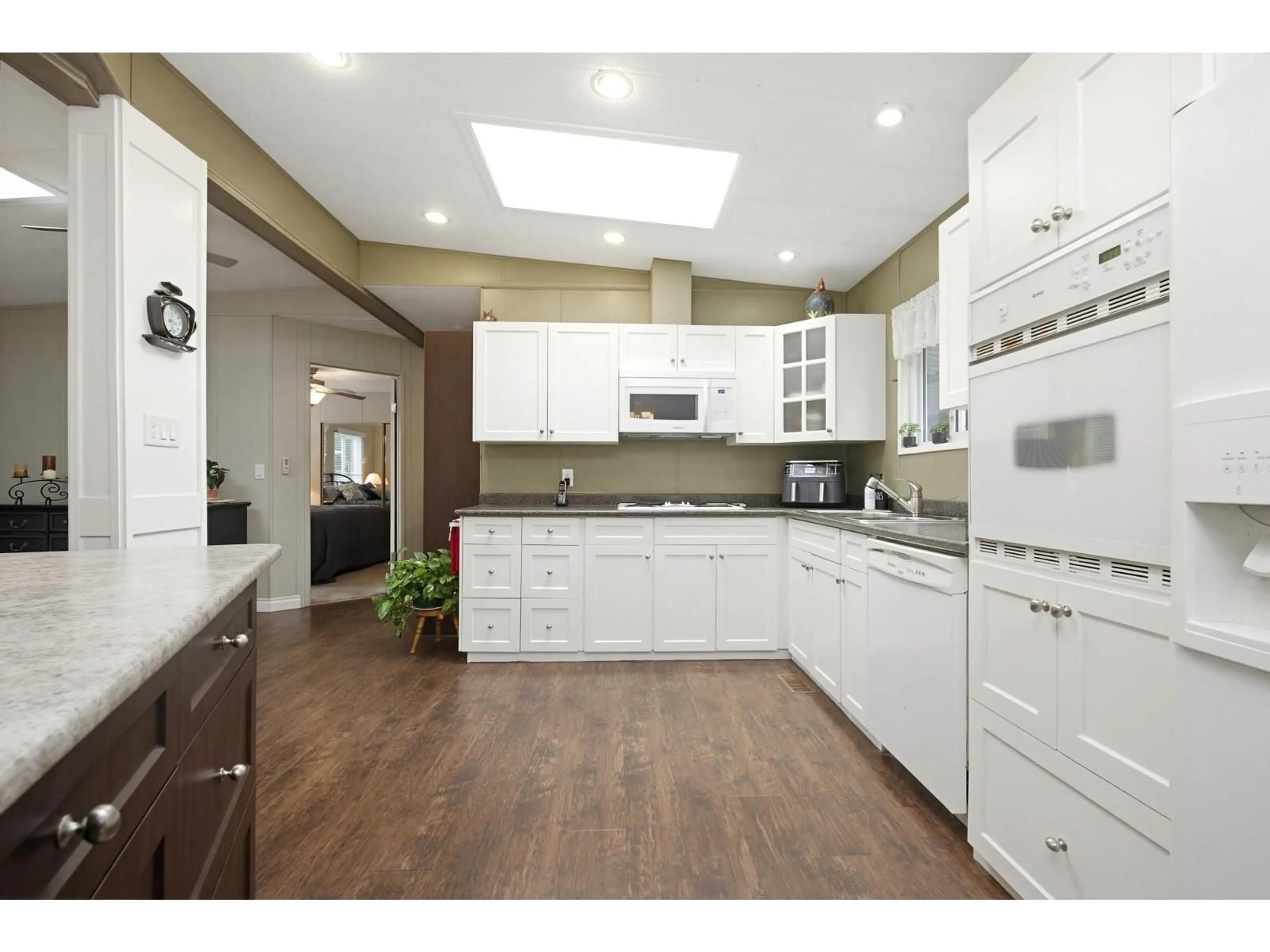 Open concept kitchen, unknown for 6 - 27111 0 AVENUE, Langley British Columbia V4W2S9