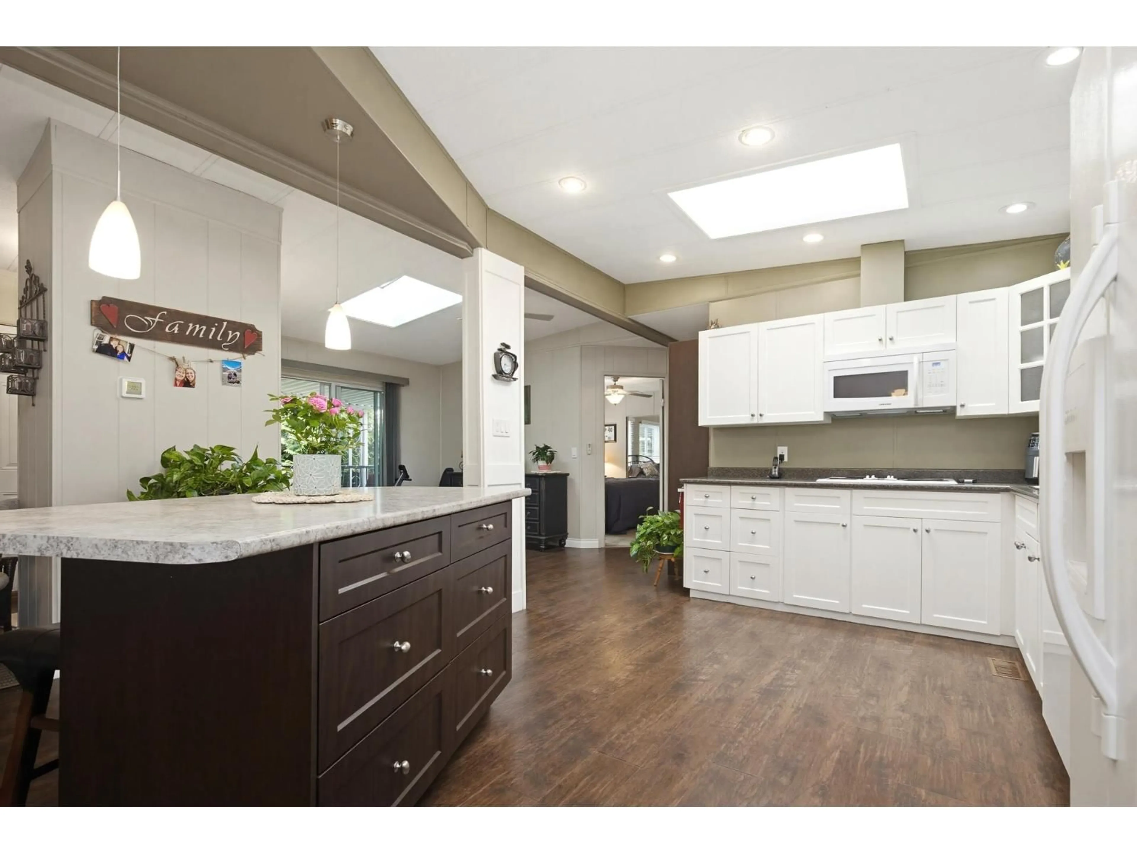 Open concept kitchen, unknown for 6 - 27111 0 AVENUE, Langley British Columbia V4W2S9