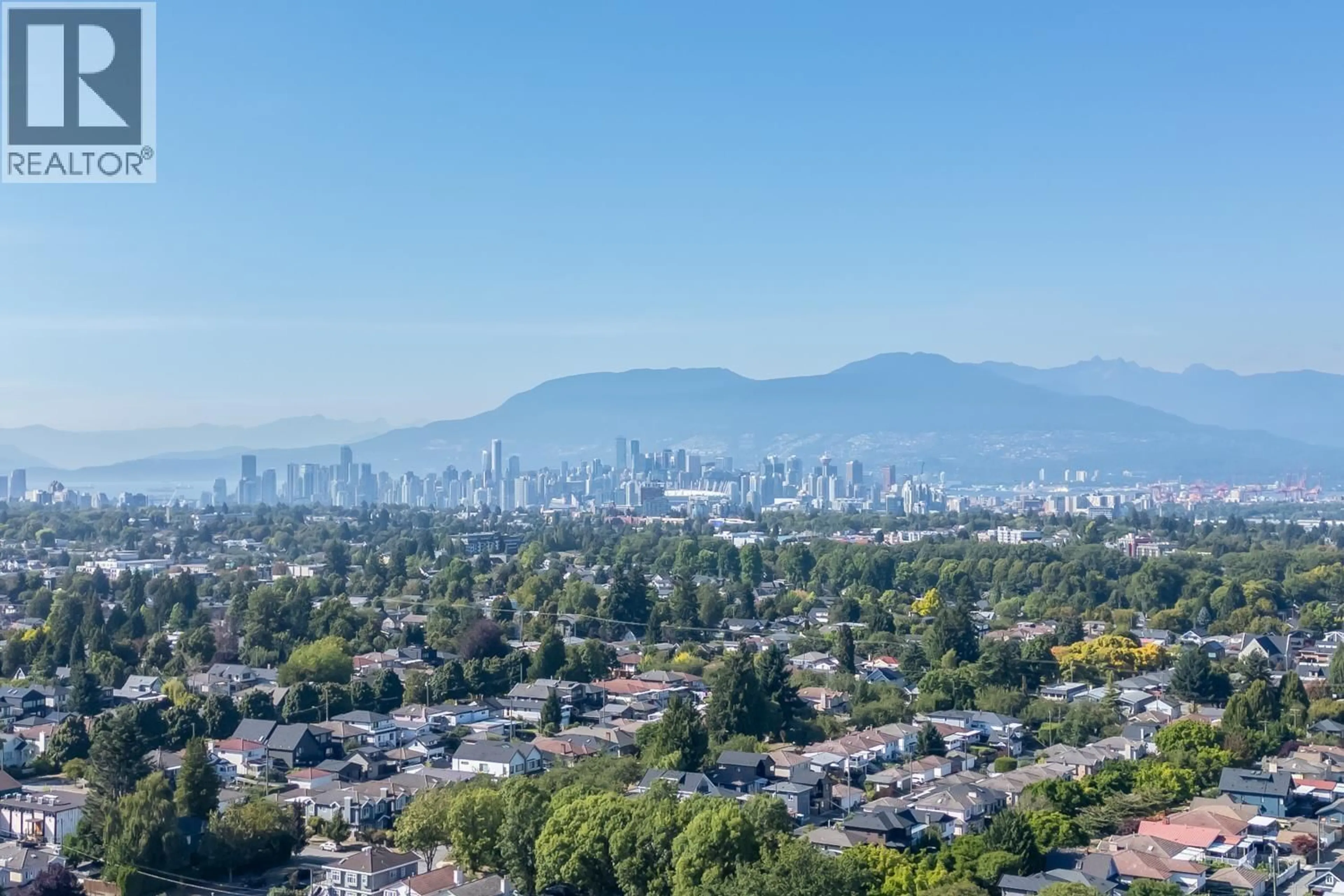 A pic from outside/outdoor area/front of a property/back of a property/a pic from drone, mountain view for 1315 33RD AVENUE, Vancouver British Columbia V5V3B8