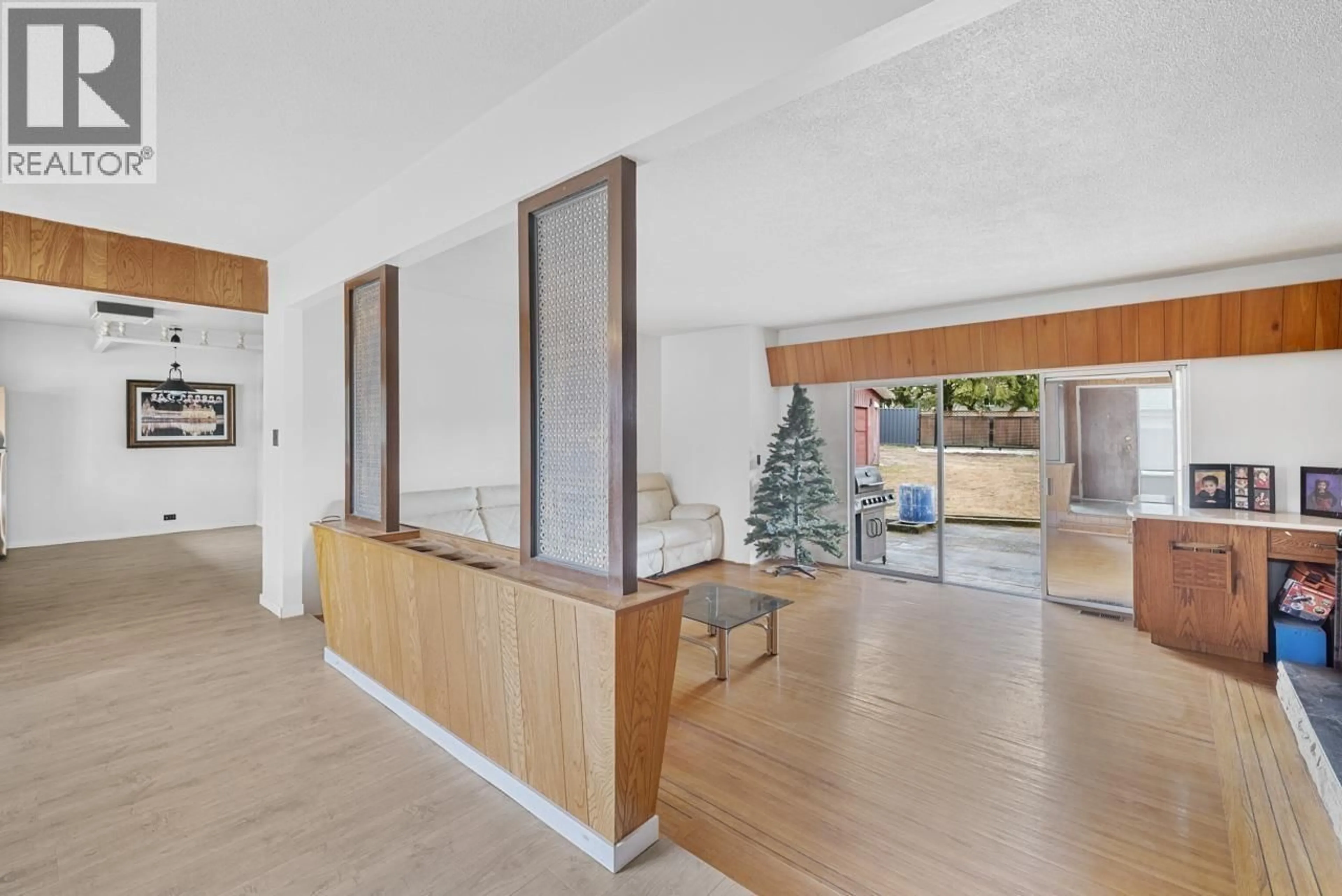 Indoor foyer for 761 COTTONWOOD AVENUE, Coquitlam British Columbia V3J2S8