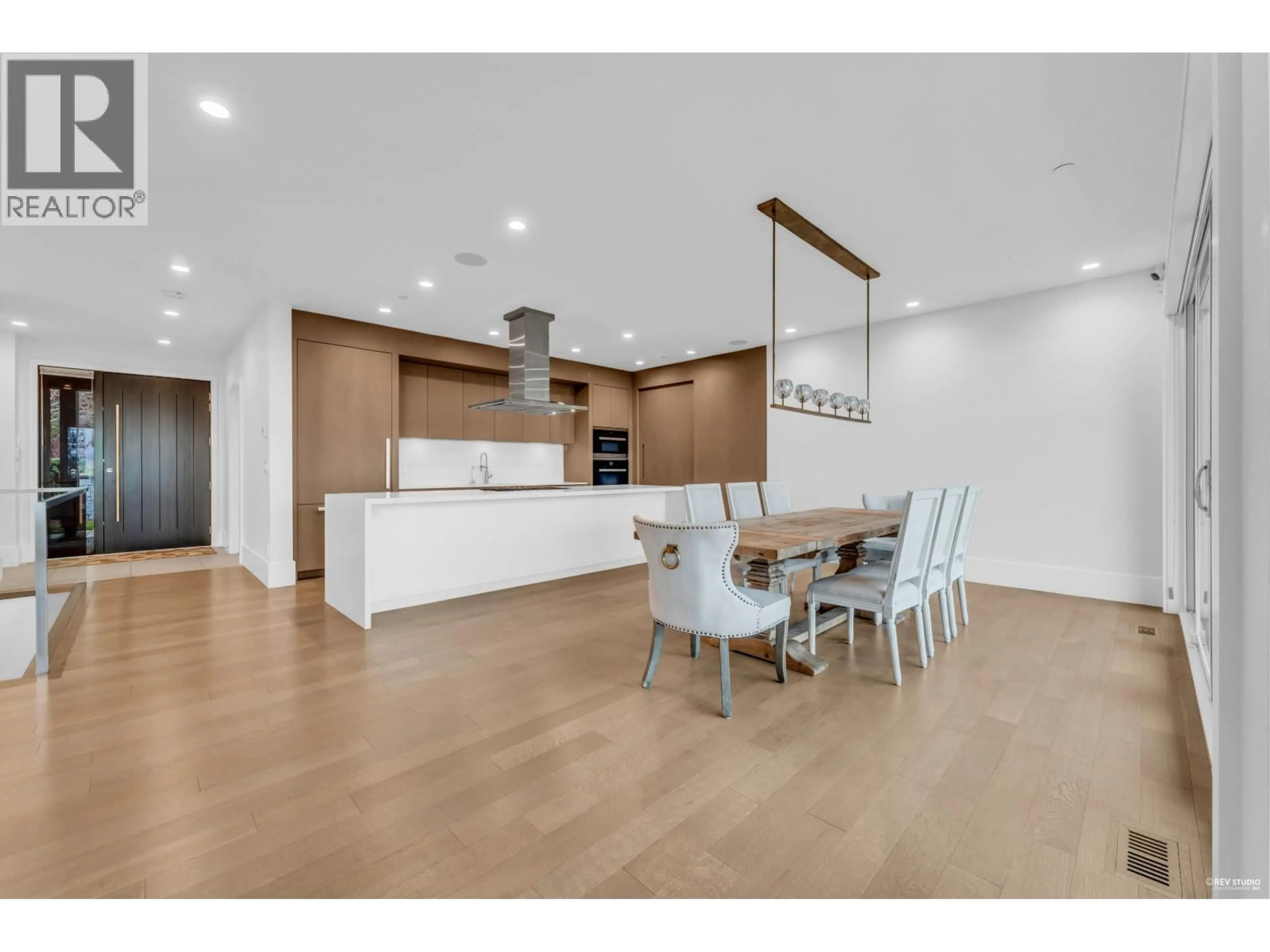 Open concept kitchen, wood/laminate floor for 3018 BURFIELD PLACE, West Vancouver British Columbia V7S0A9