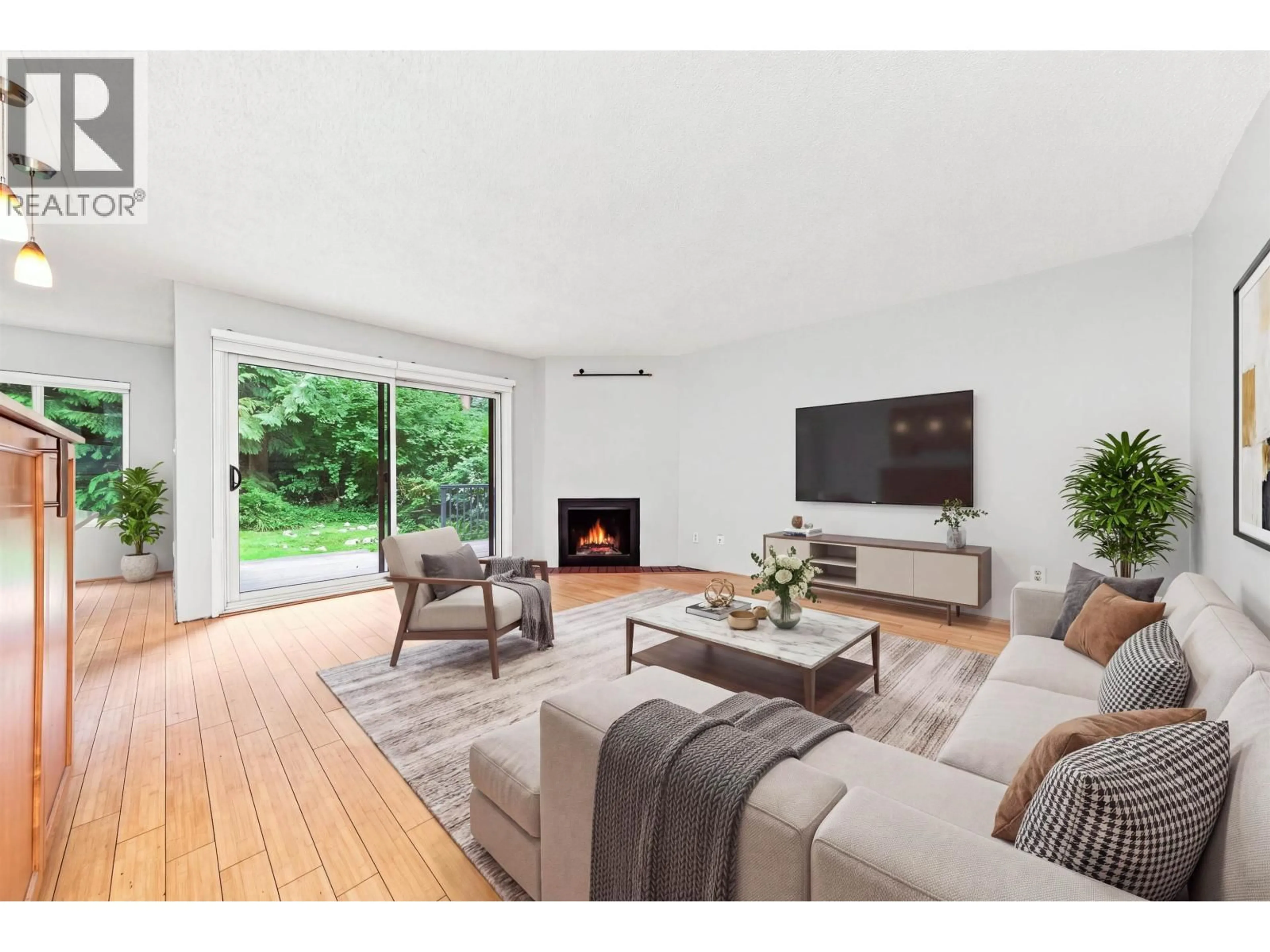 Living room with furniture, unknown for 3381 WILLIAM AVENUE, North Vancouver British Columbia V7K1Z7