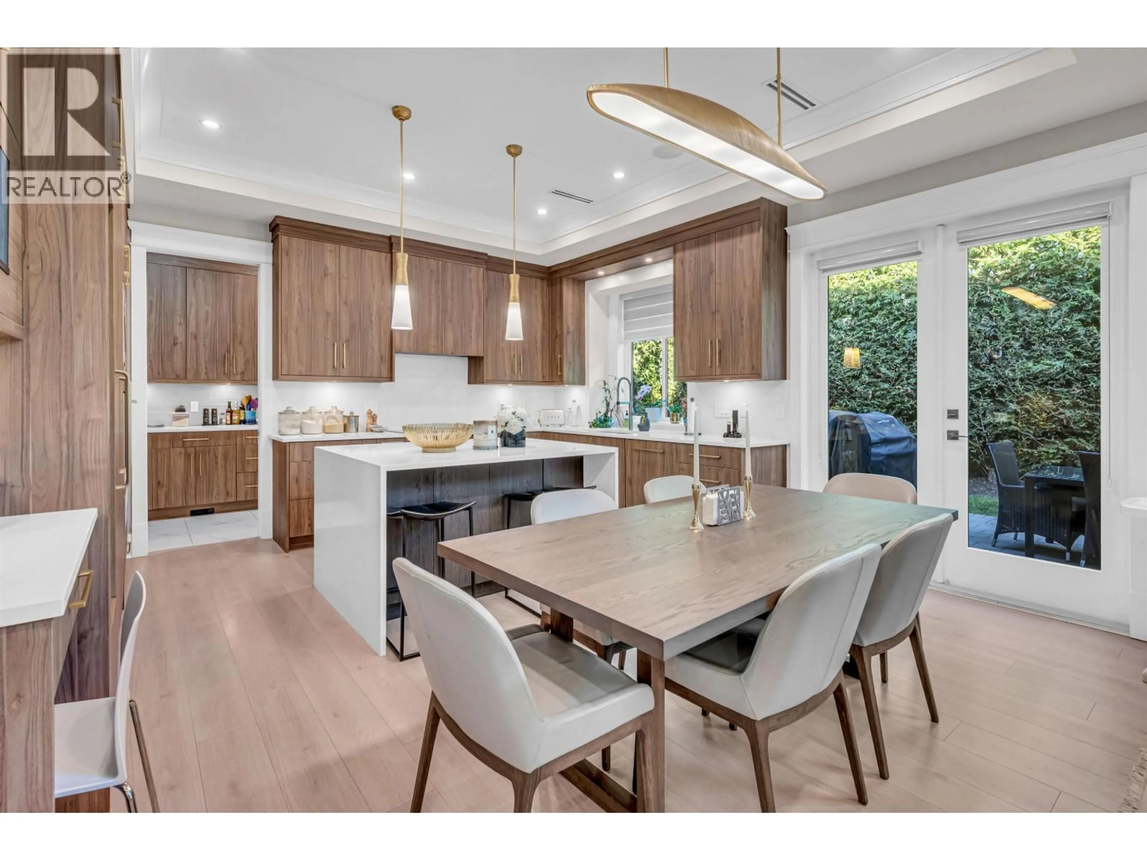 Open concept kitchen, wood/laminate floor for 7128 BRIDGE STREET, Richmond British Columbia V6Y2S7