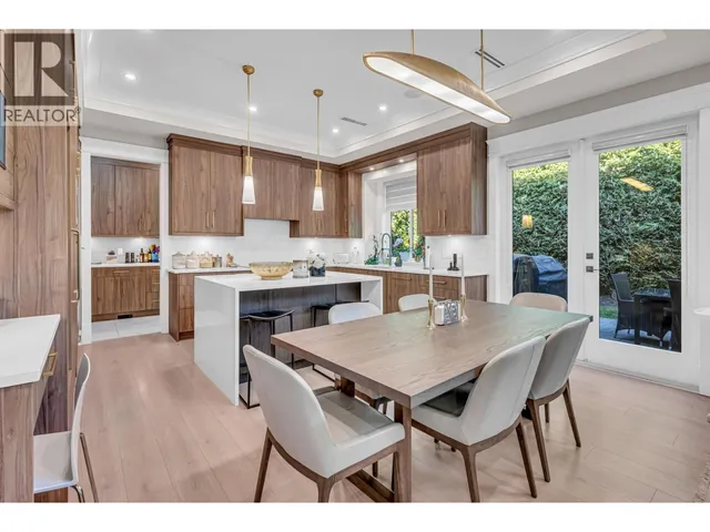 7128 BRIDGE STREET, Richmond 4