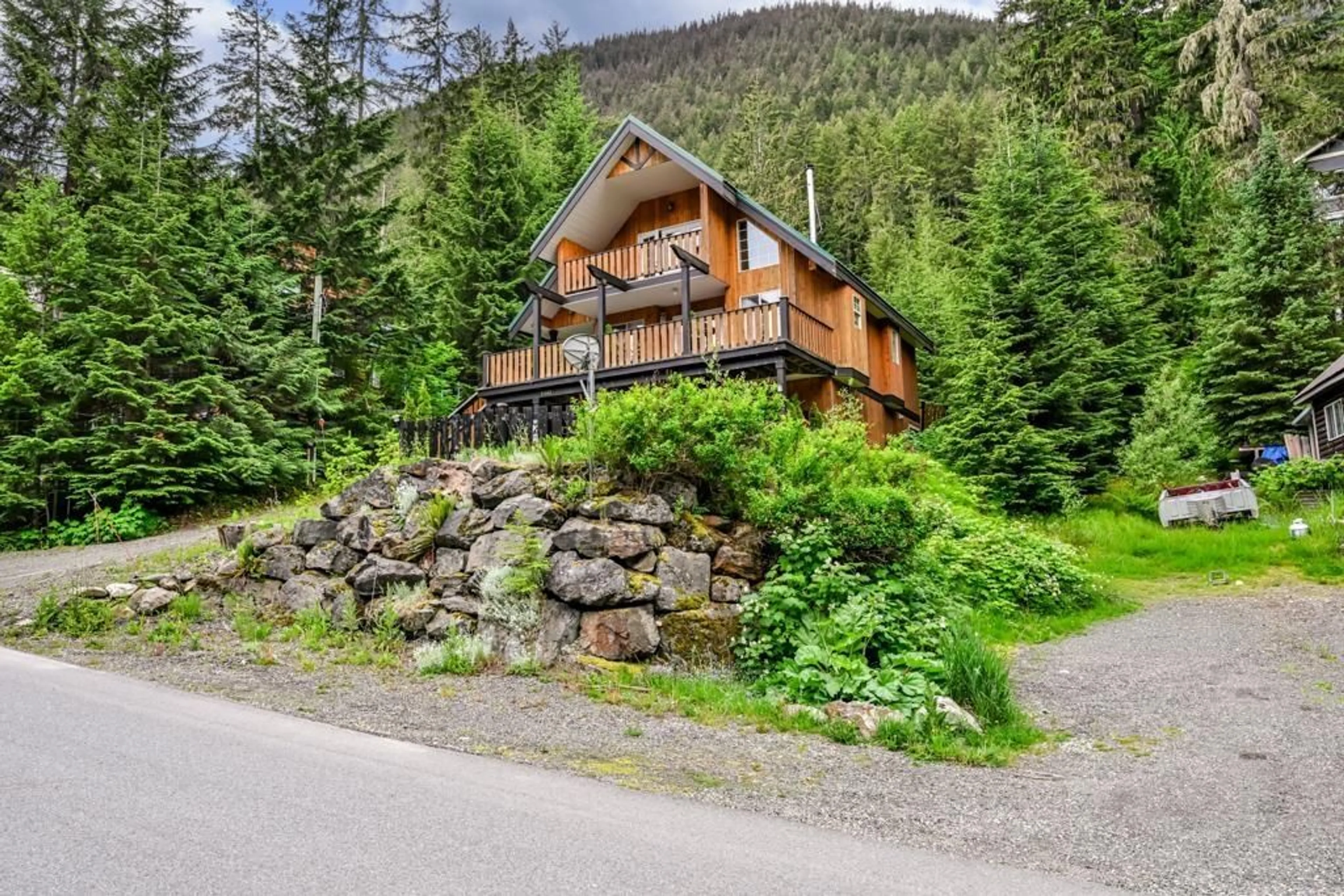 A pic from outside/outdoor area/front of a property/back of a property/a pic from drone, unknown for 14883 PARKWOOD STREET, Sunshine Valley British Columbia V0X1L5