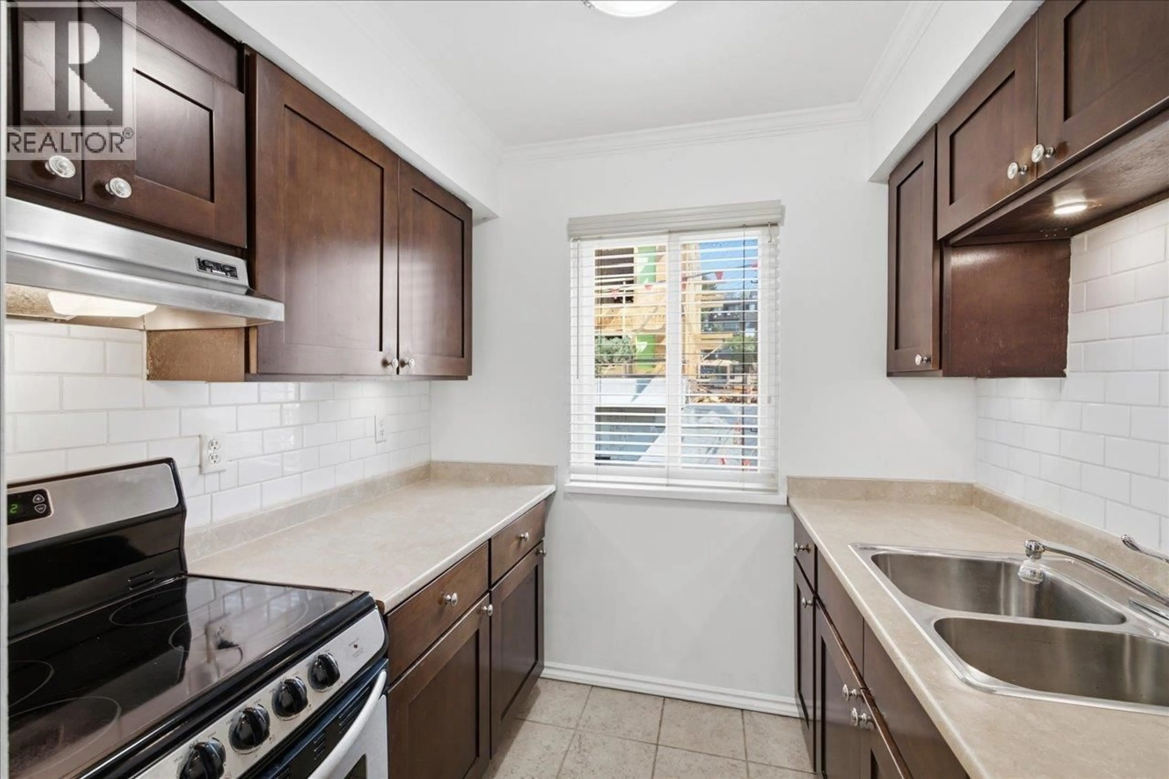 Standard kitchen, ceramic/tile floor for 202 - 212 FORBES AVENUE, North Vancouver British Columbia V7M3E5