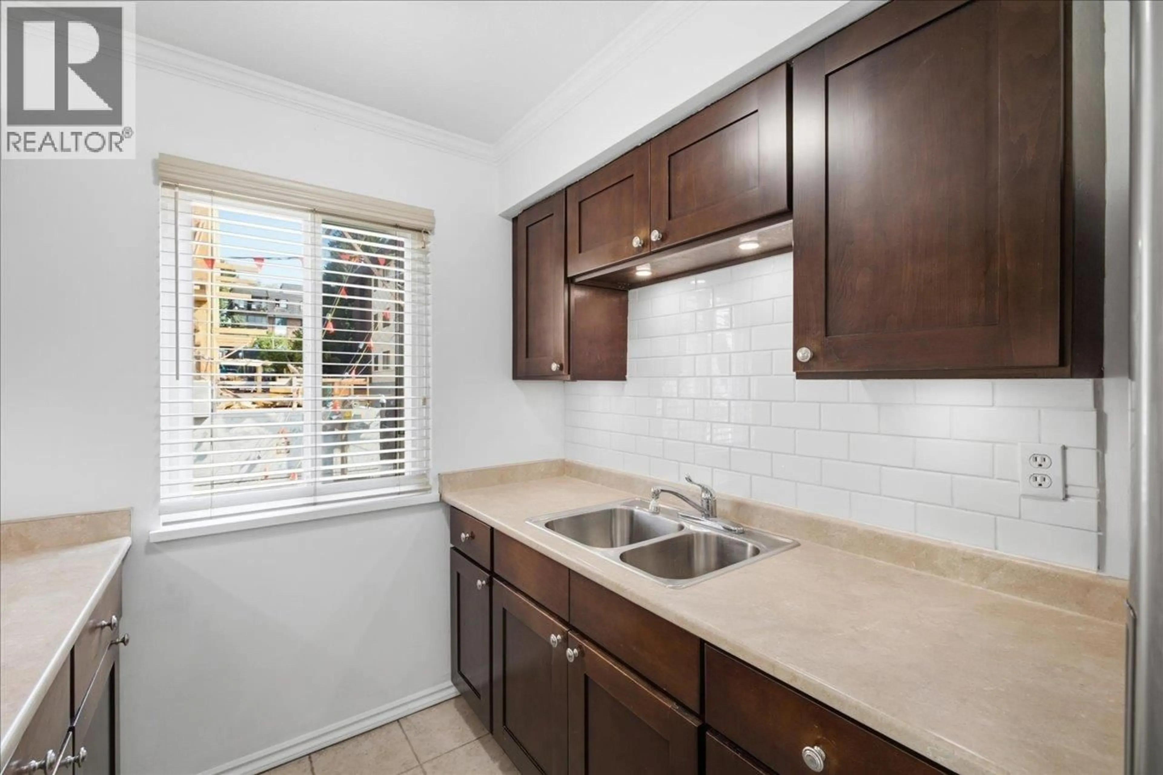 Standard kitchen, ceramic/tile floor for 202 - 212 FORBES AVENUE, North Vancouver British Columbia V7M3E5