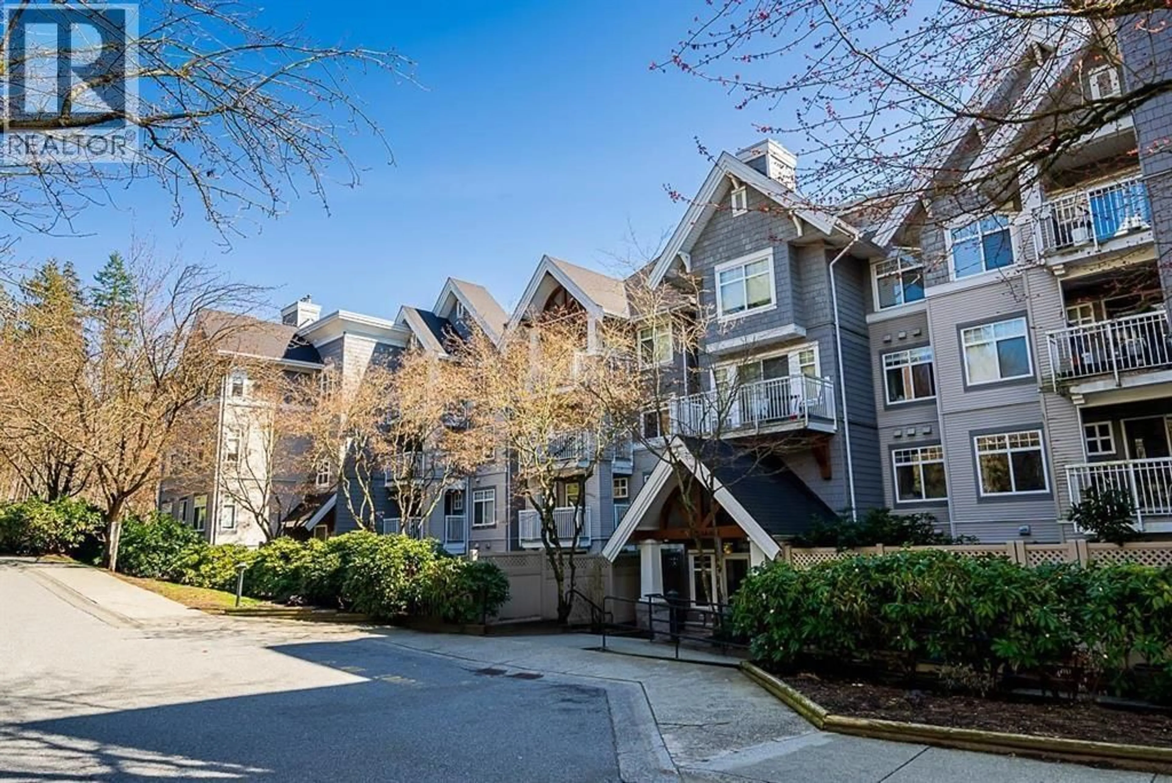A pic from outside/outdoor area/front of a property/back of a property/a pic from drone, unknown for 312 - 1420 PARKWAY BOULEVARD, Coquitlam British Columbia V3E3J6