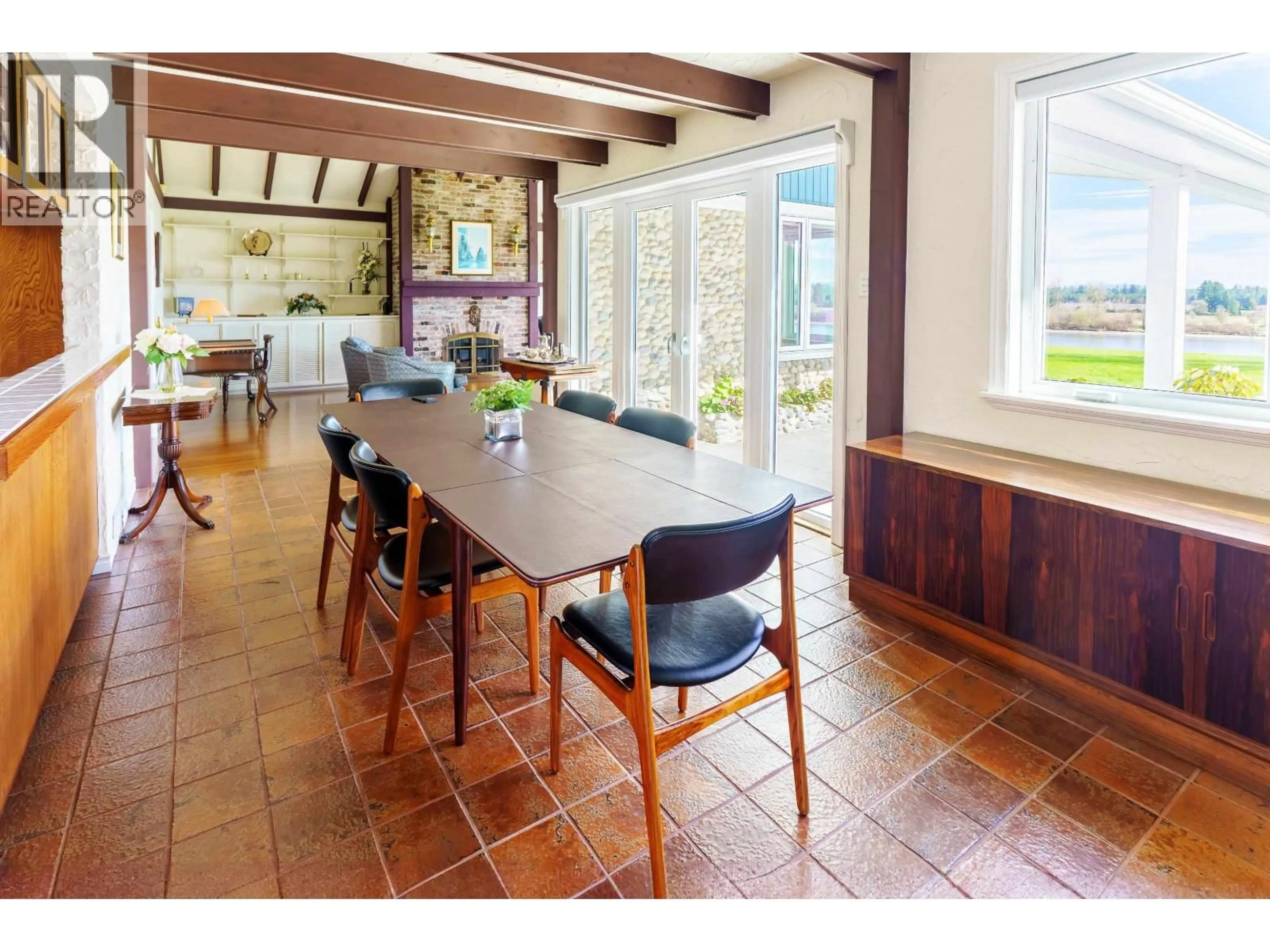 Dining room, ceramic/tile floor for 11446 RIVER WYND STREET, Maple Ridge British Columbia V2X4Y1