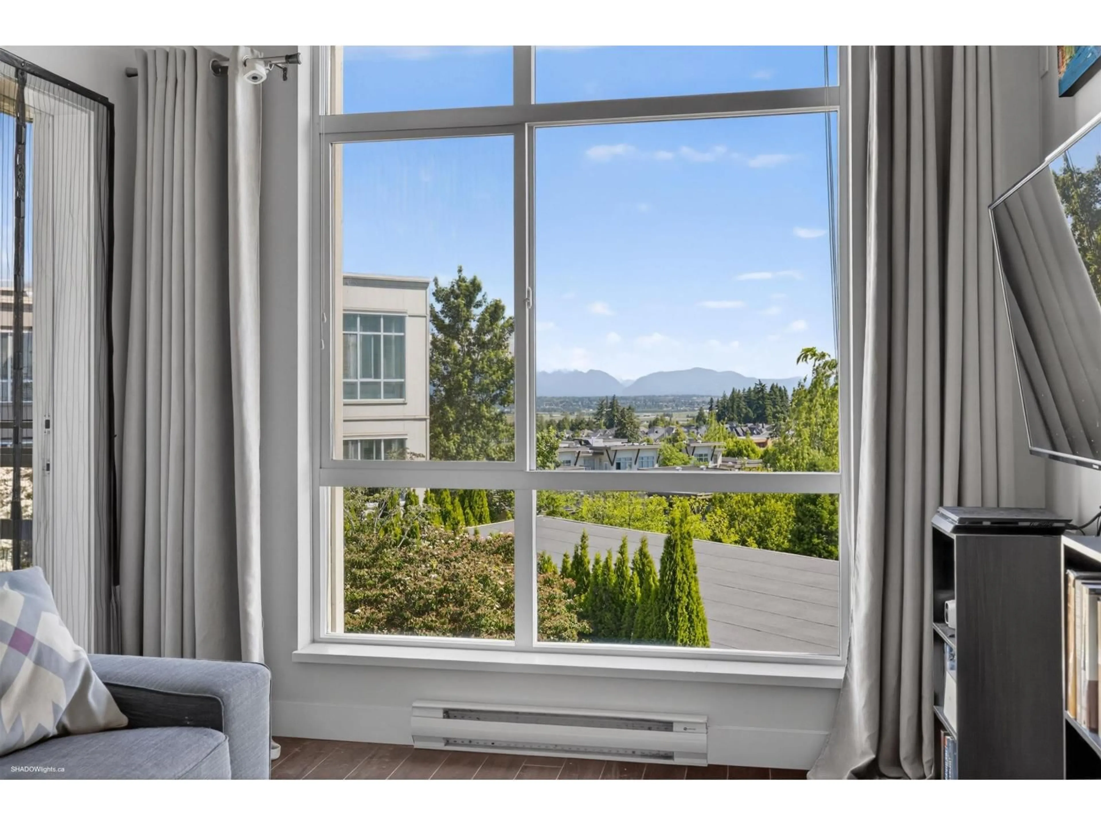 A pic of a room for 456 - 15850 26 AVENUE, Surrey British Columbia V3Z2N6