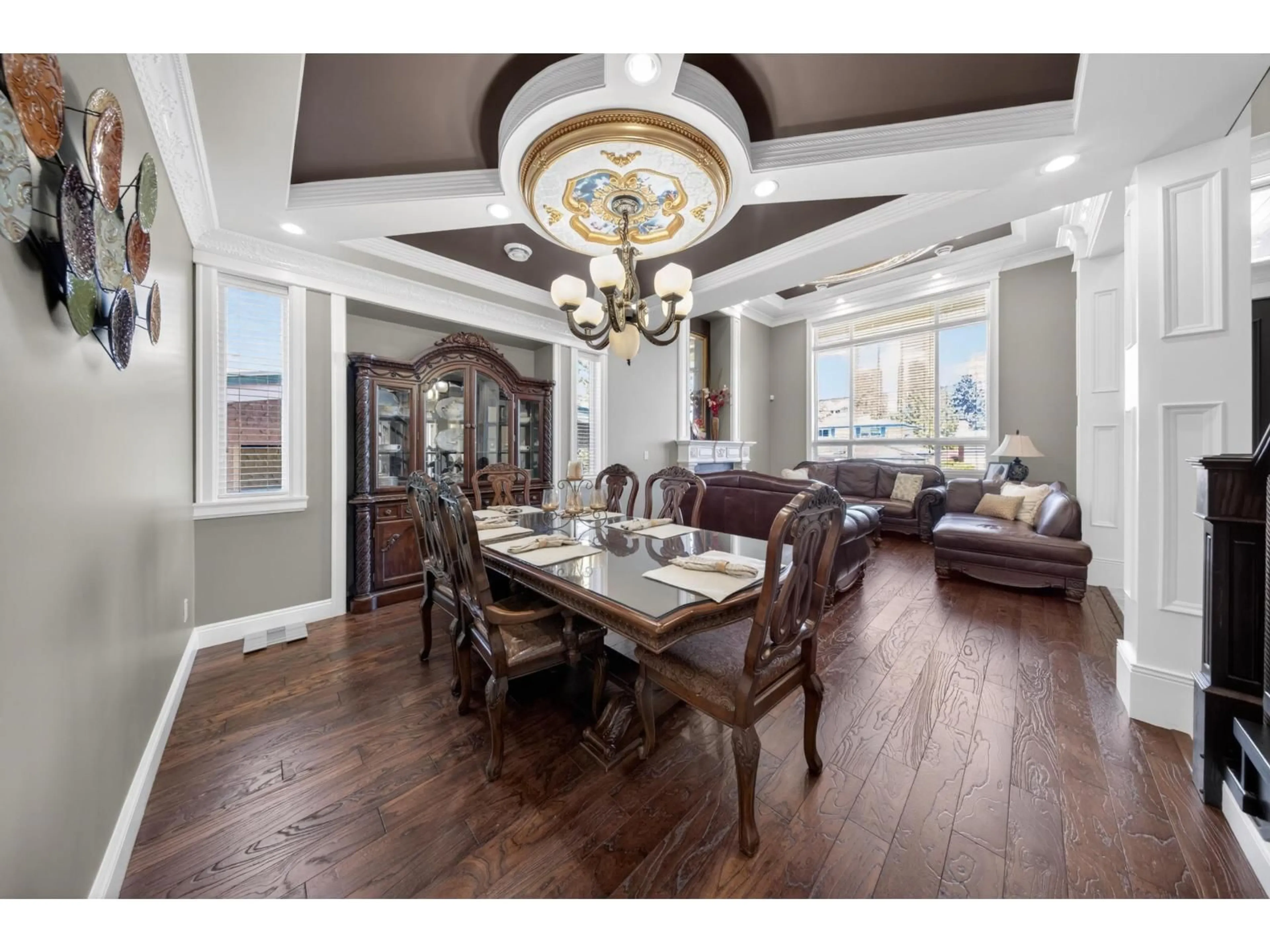Dining room, wood/laminate floor for 31920 GLENWOOD AVENUE, Abbotsford British Columbia V2T1E5
