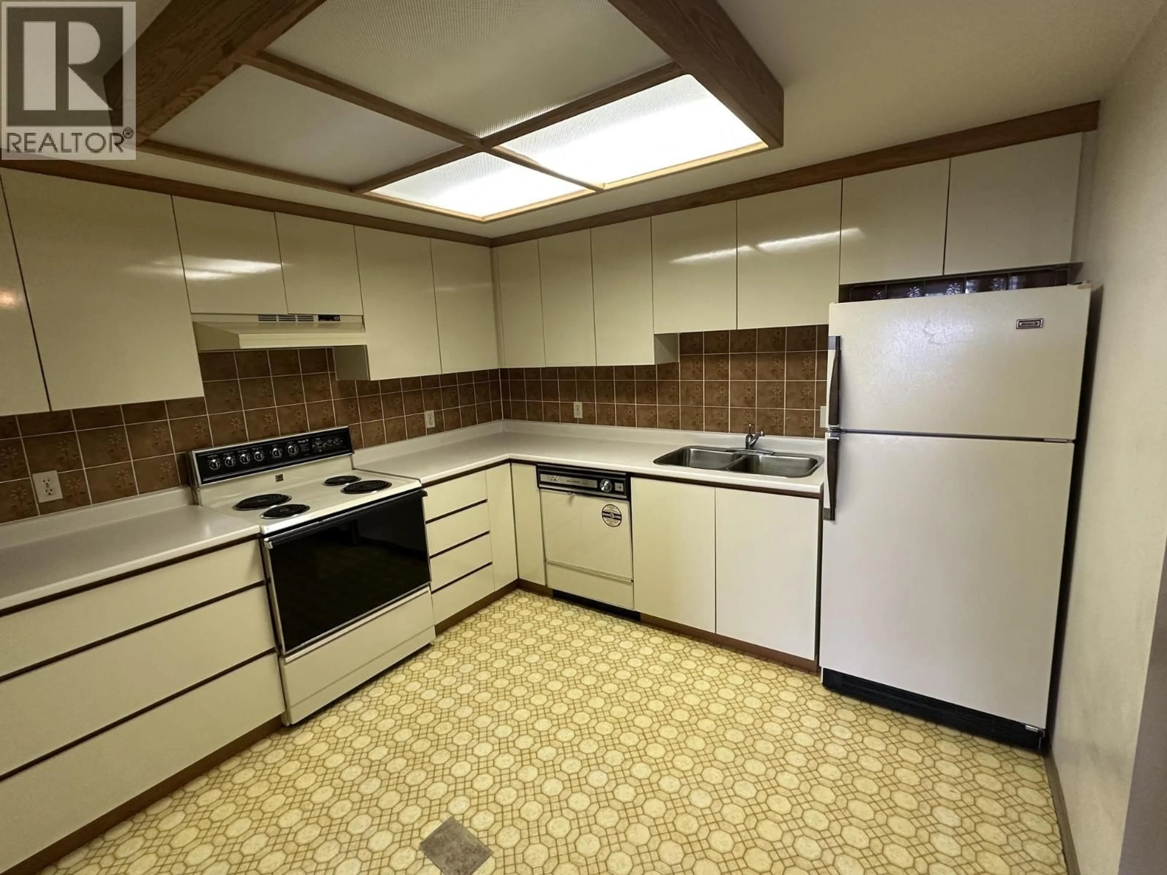 Standard kitchen, unknown for 505 - 534 SIXTH STREET, New Westminster British Columbia V3L5K7