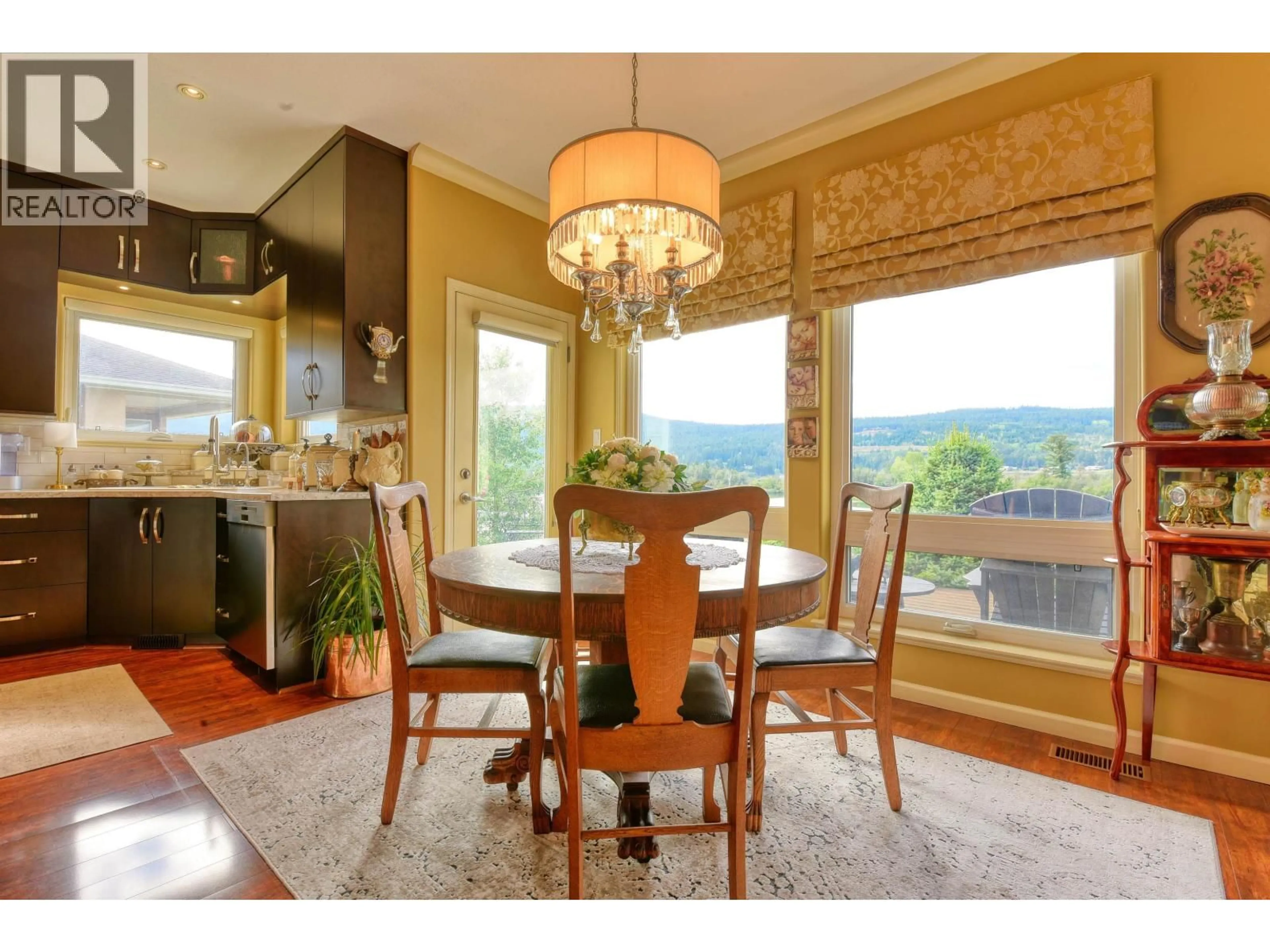 Dining room, wood/laminate floor for 1515 DUNCAN ROAD, Williams Lake British Columbia V2G5K5