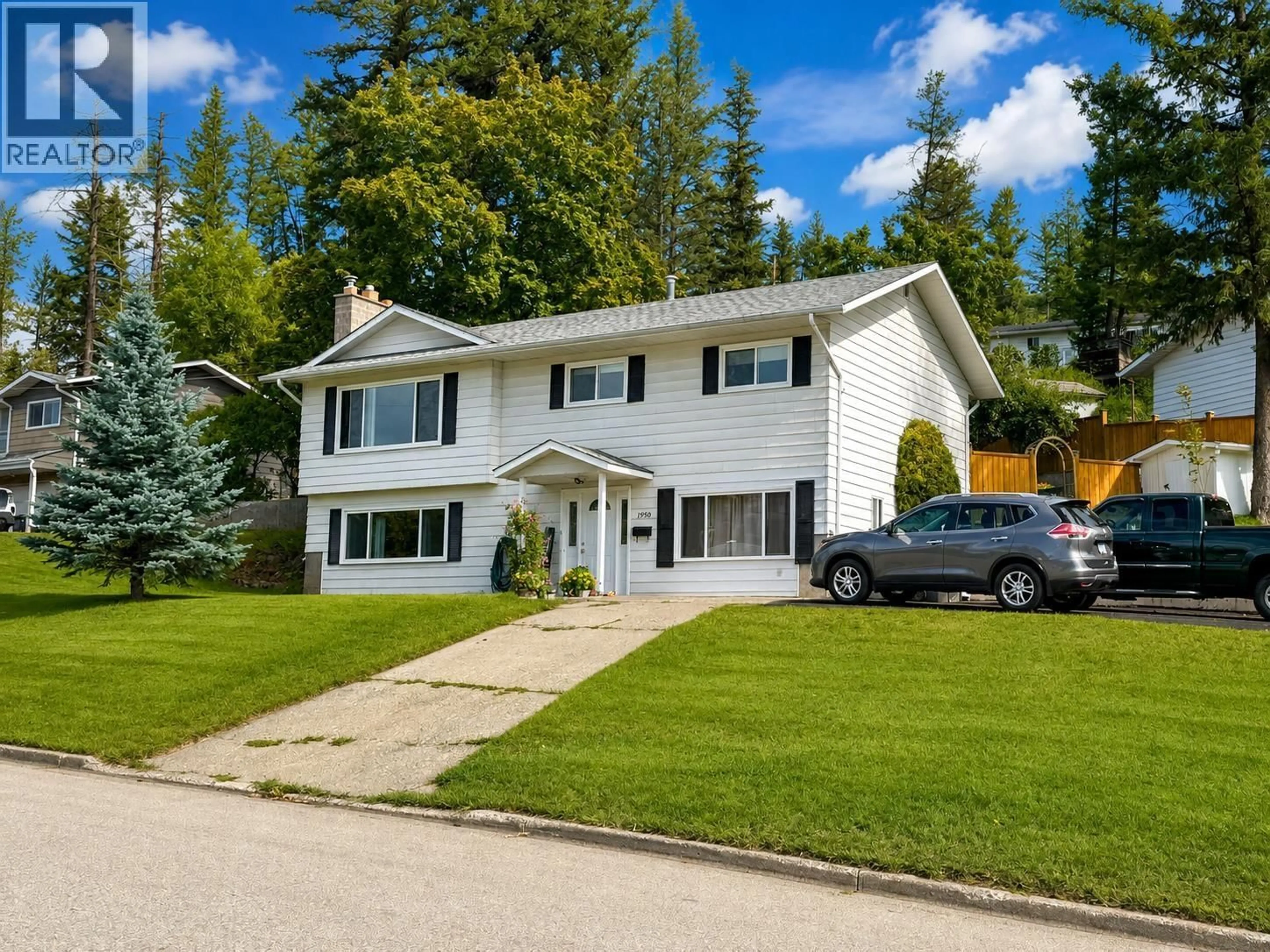 Home with vinyl exterior material, street for 1350 ELEVENTH AVENUE, Williams Lake British Columbia V2G3X2