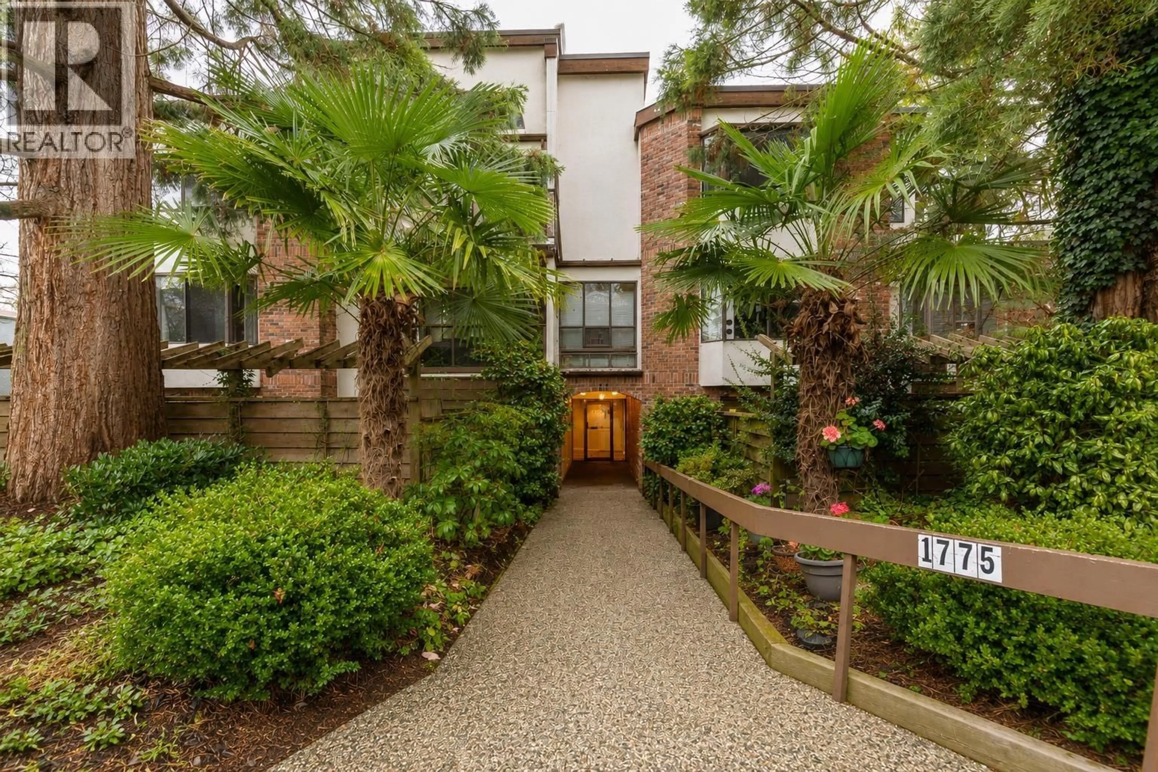 Unknown for 203 - 1775 W 10TH AVENUE, Vancouver British Columbia V6J2A4