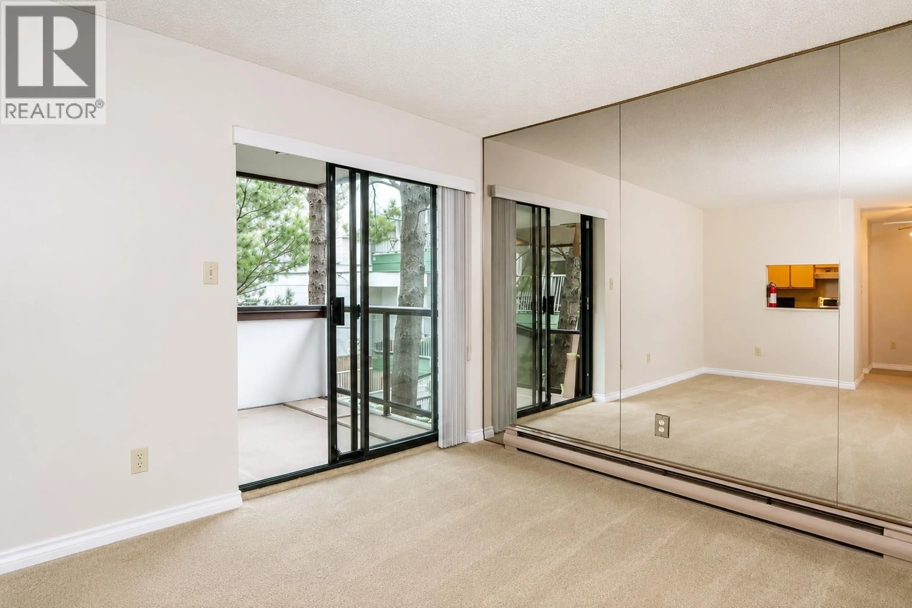 Indoor foyer for 203 - 1775 W 10TH AVENUE, Vancouver British Columbia V6J2A4