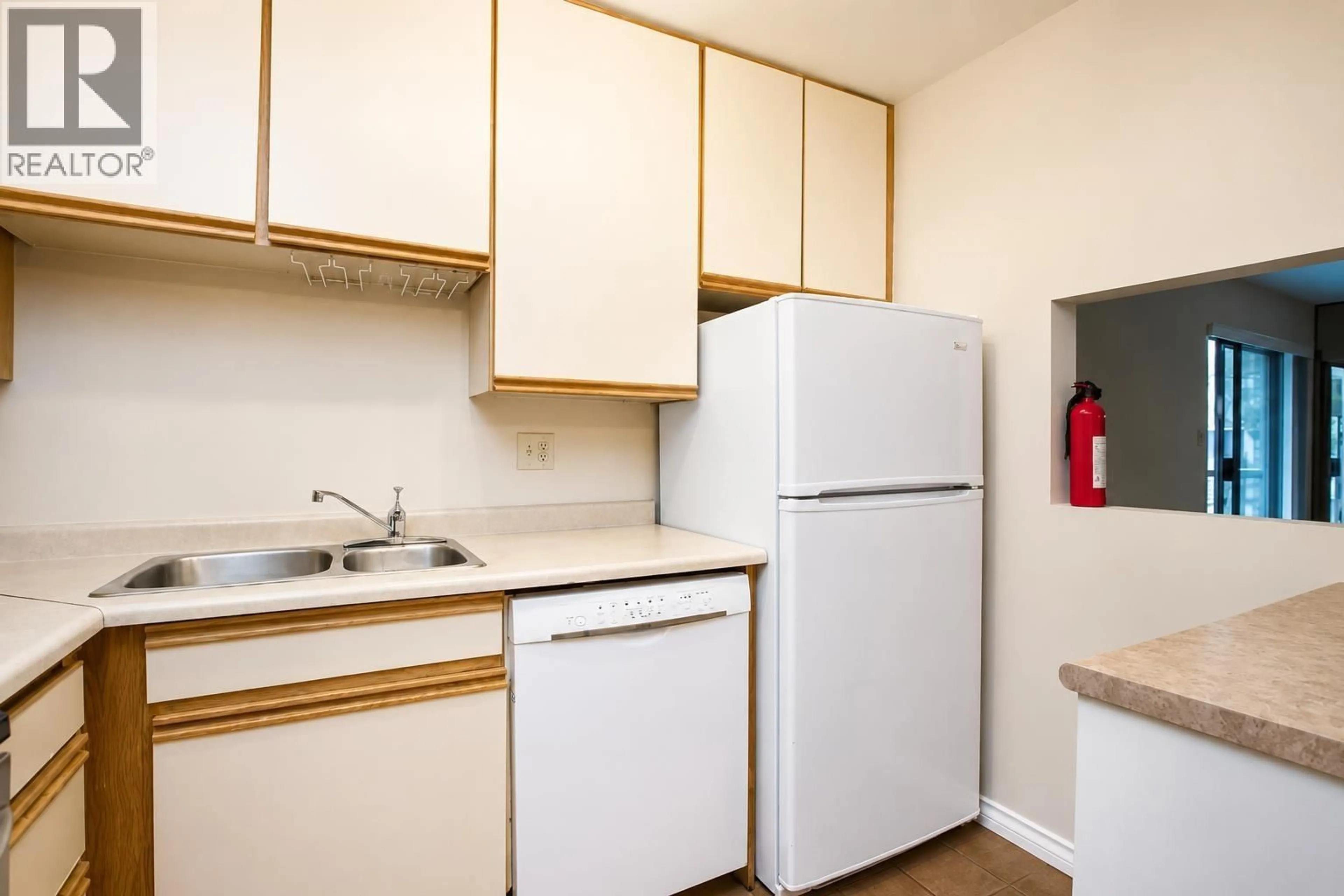 Standard kitchen, unknown for 203 - 1775 W 10TH AVENUE, Vancouver British Columbia V6J2A4
