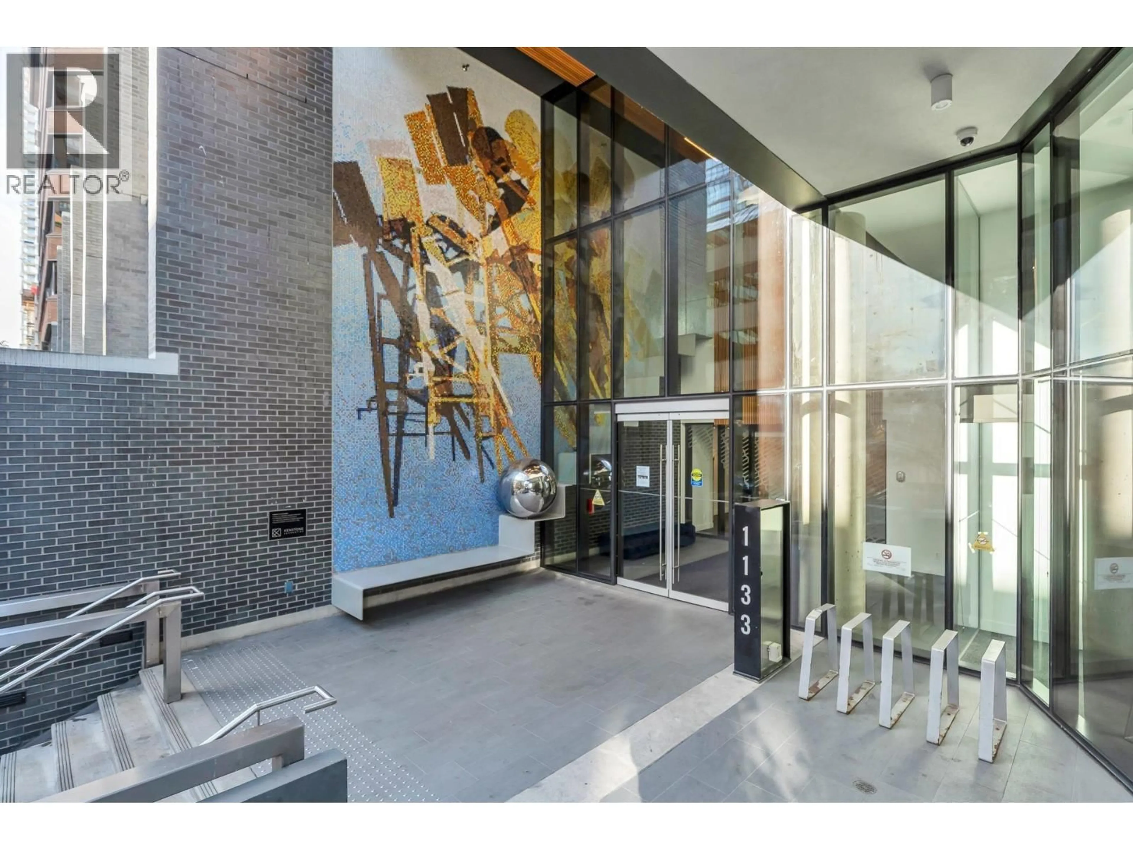Indoor foyer for 809 - 1133 HORNBY STREET, Vancouver British Columbia V6Z1W1