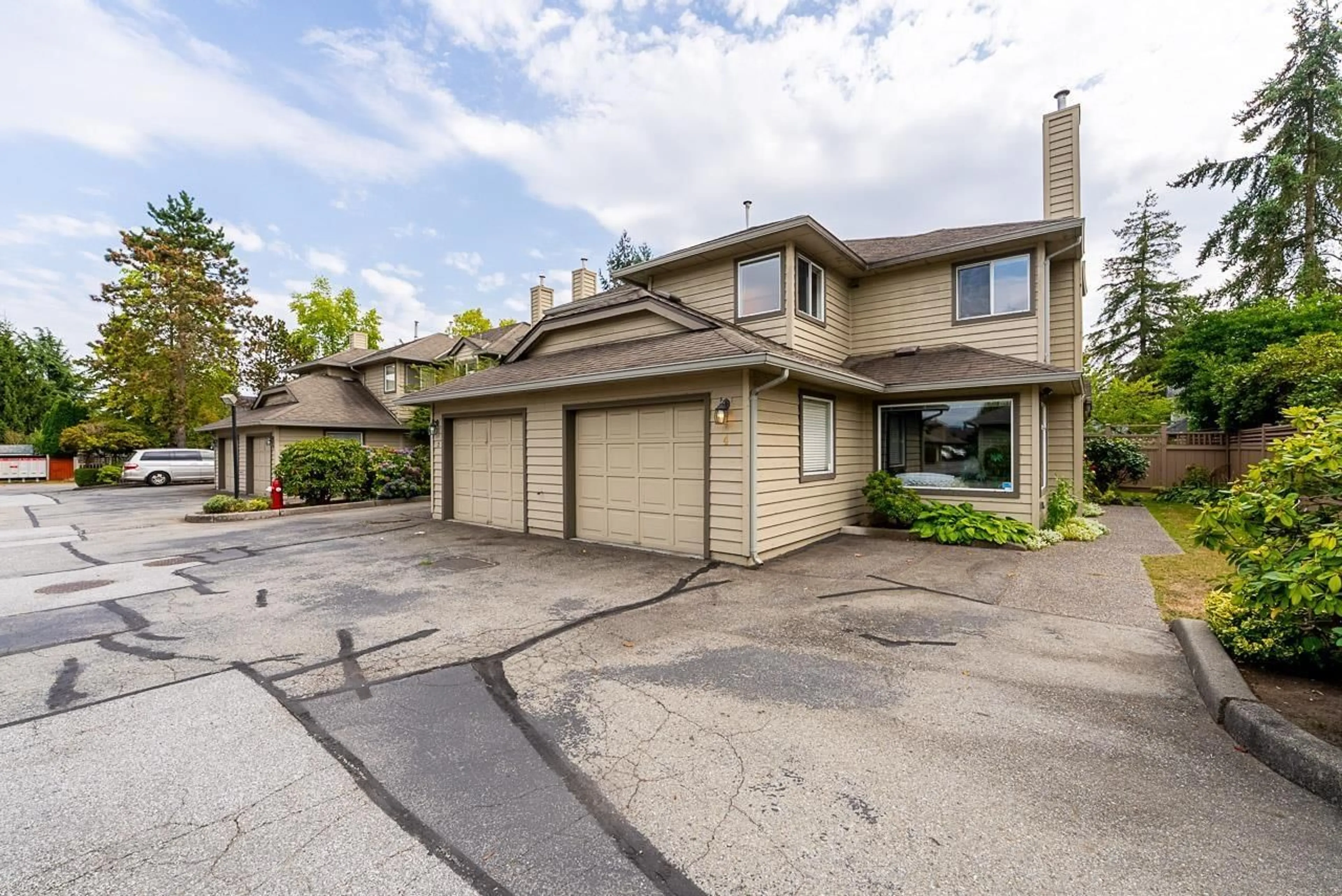 Unknown for 4 - 9727 152B STREET, Surrey British Columbia V3R0G5
