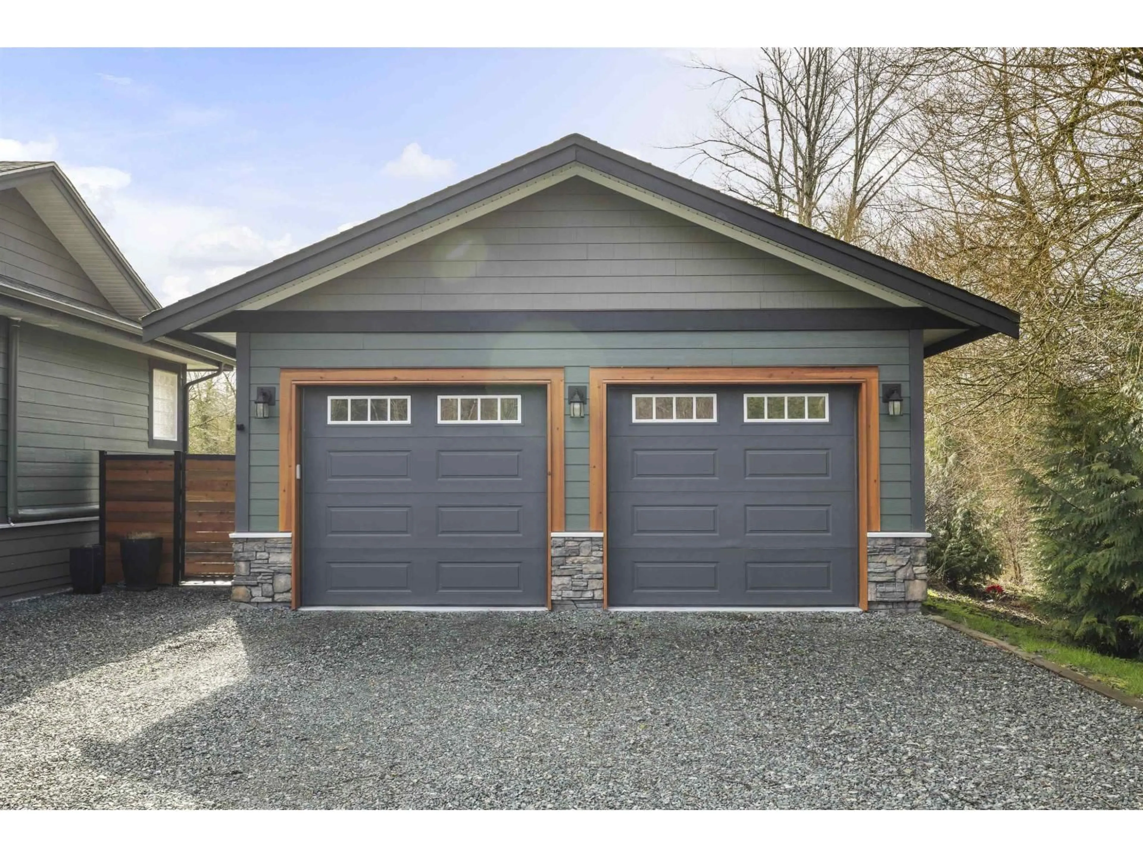 Indoor garage for 23544 20 AVENUE, Langley British Columbia V2Z2Z7