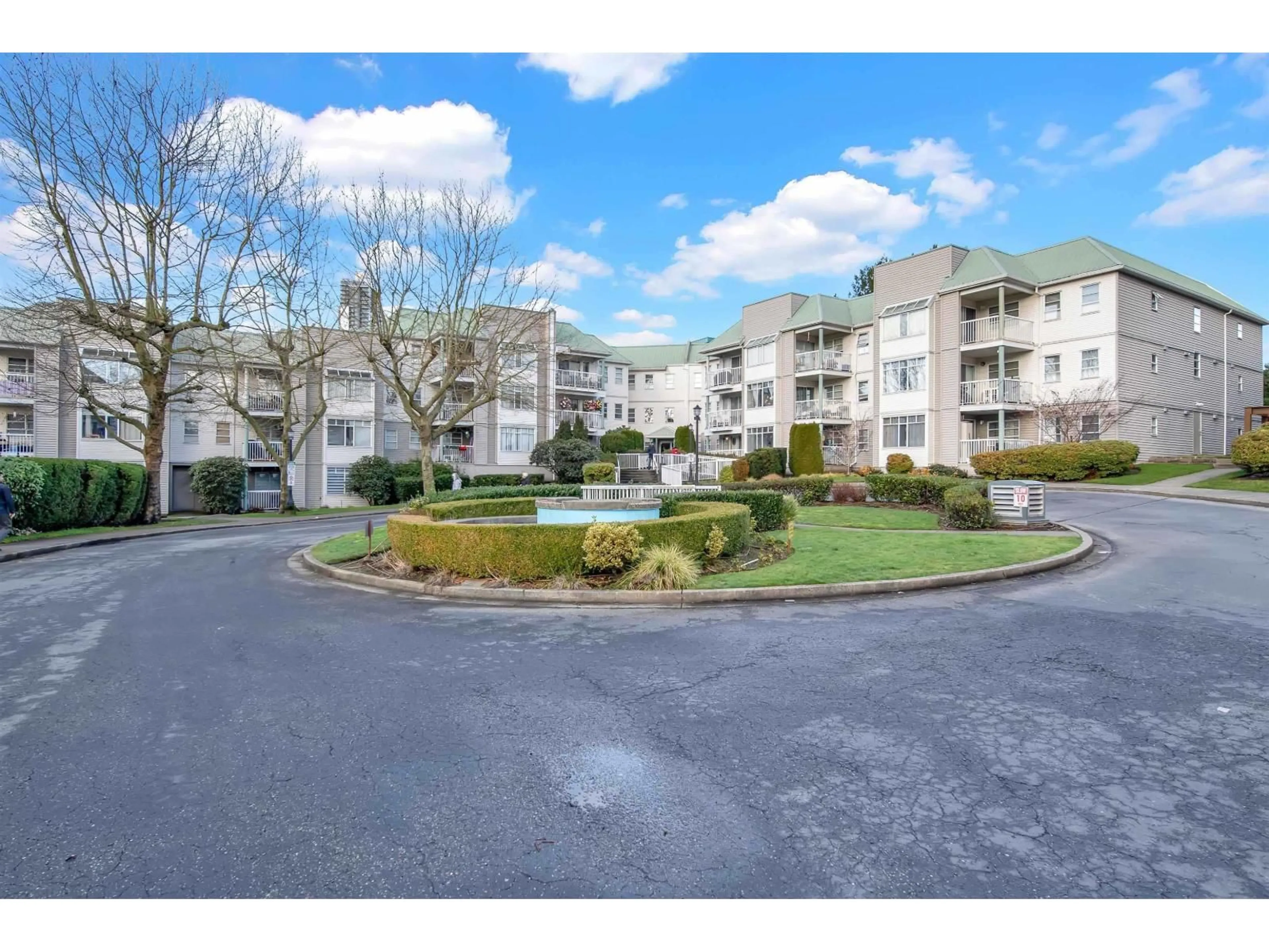 A pic from outside/outdoor area/front of a property/back of a property/a pic from drone, unknown for 102 - 9765 140 STREET, Surrey British Columbia V3T5S5