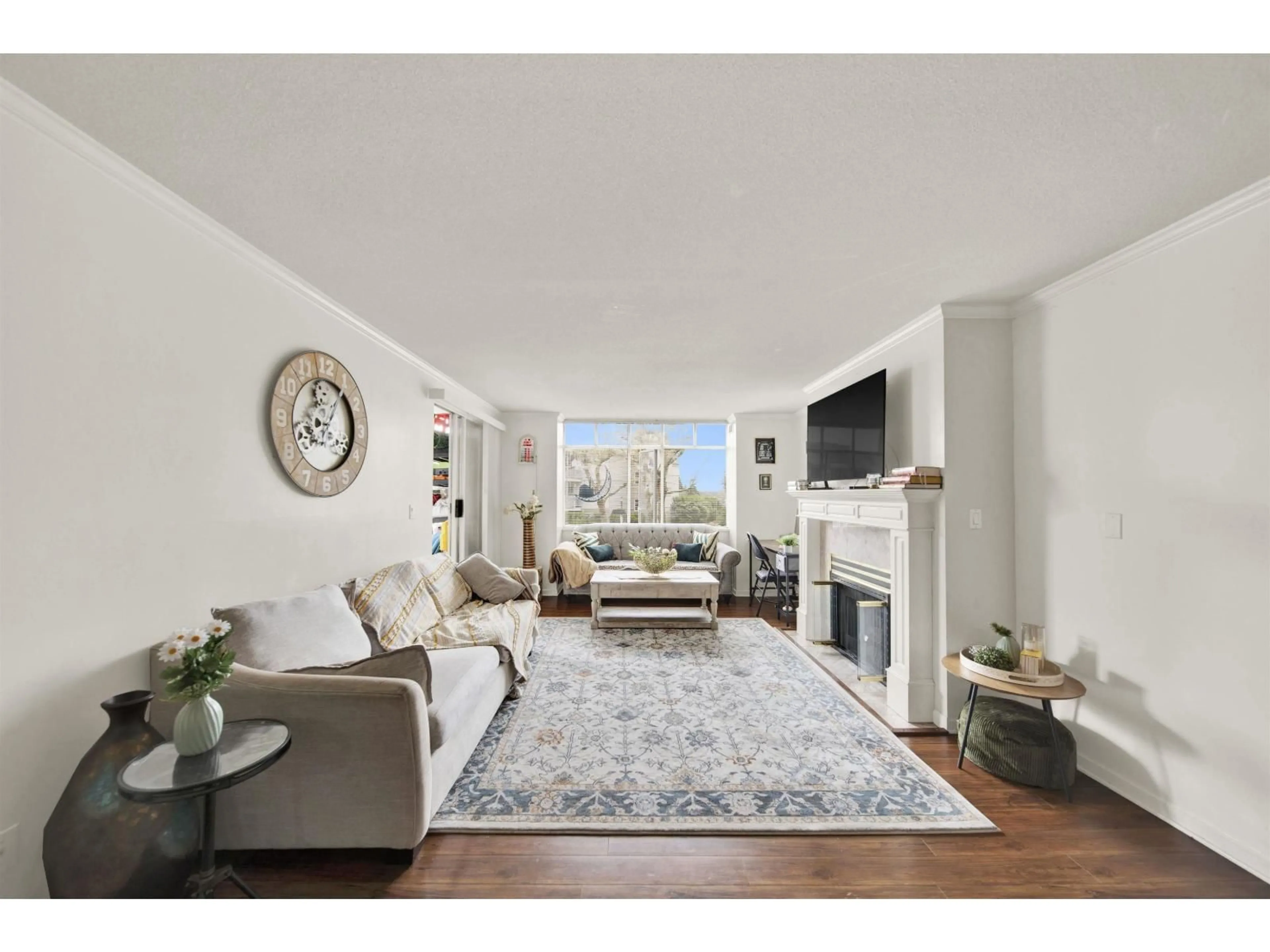 Living room with furniture, unknown for 102 - 9765 140 STREET, Surrey British Columbia V3T5S5