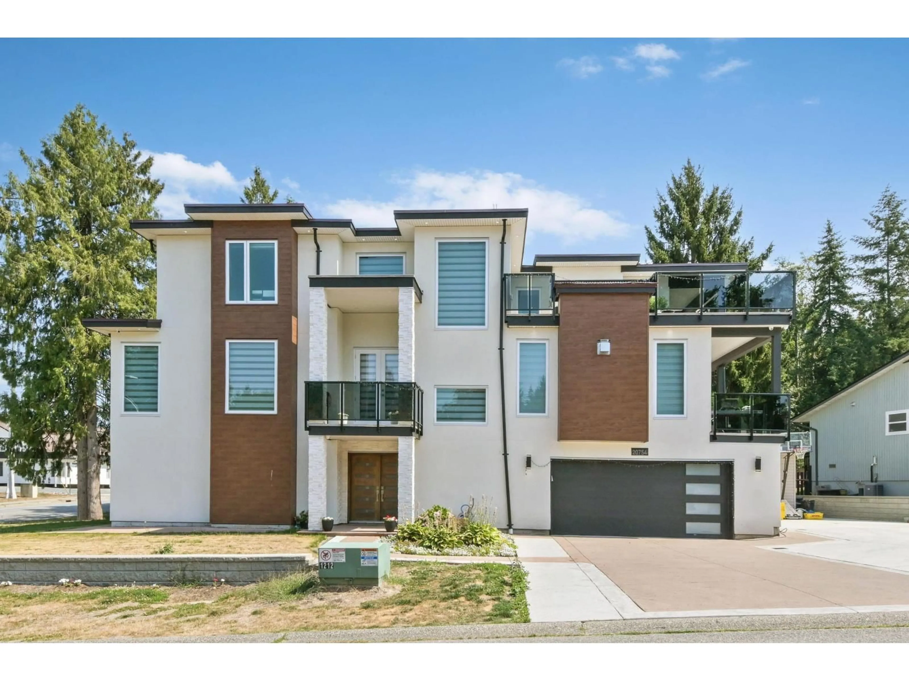 Home with brick exterior material, street for 20754 48 AVENUE, Langley British Columbia V3A3L8