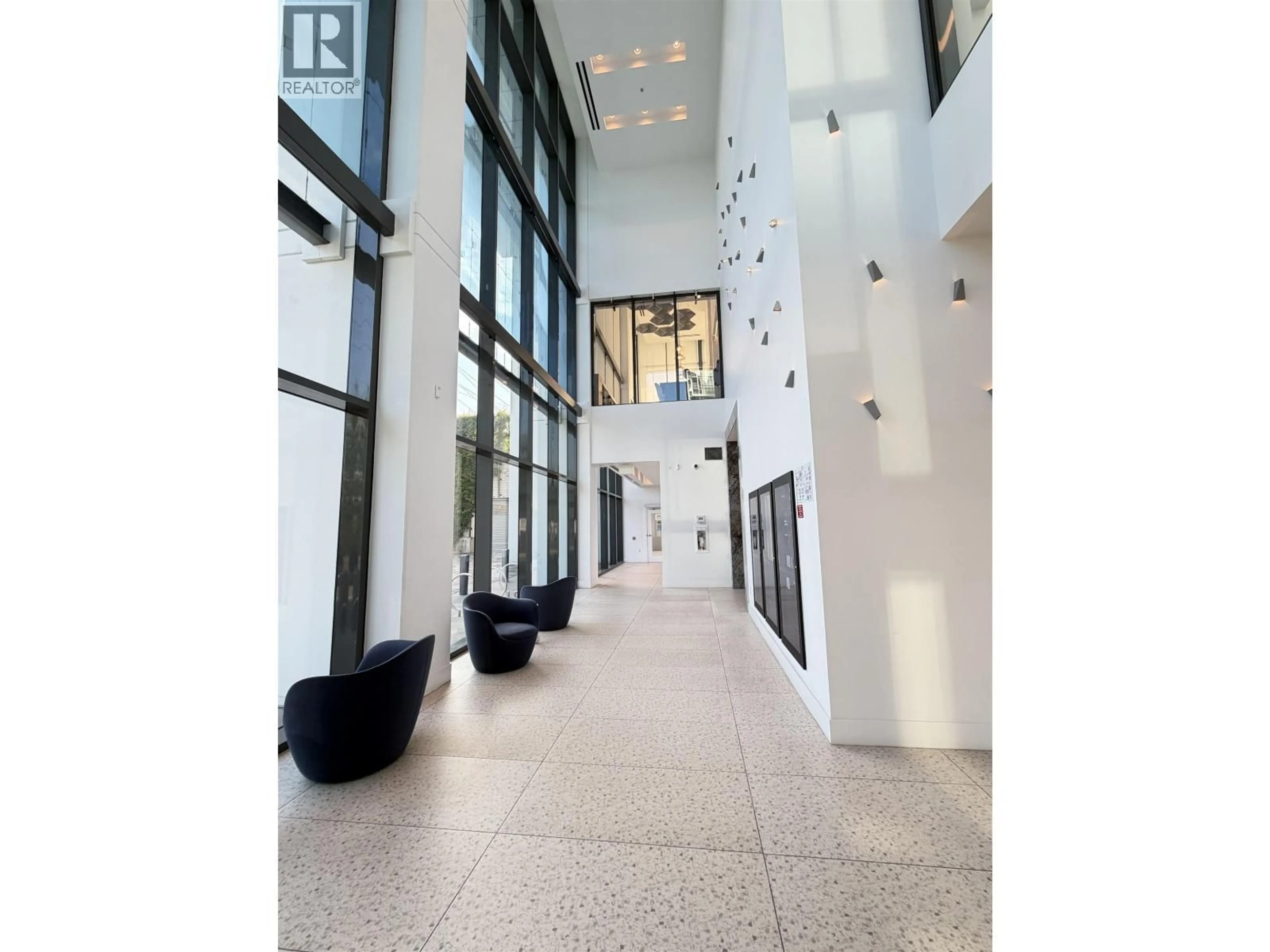 Indoor foyer for 1704 - 2425 ALPHA AVENUE, Burnaby British Columbia V5C0N6