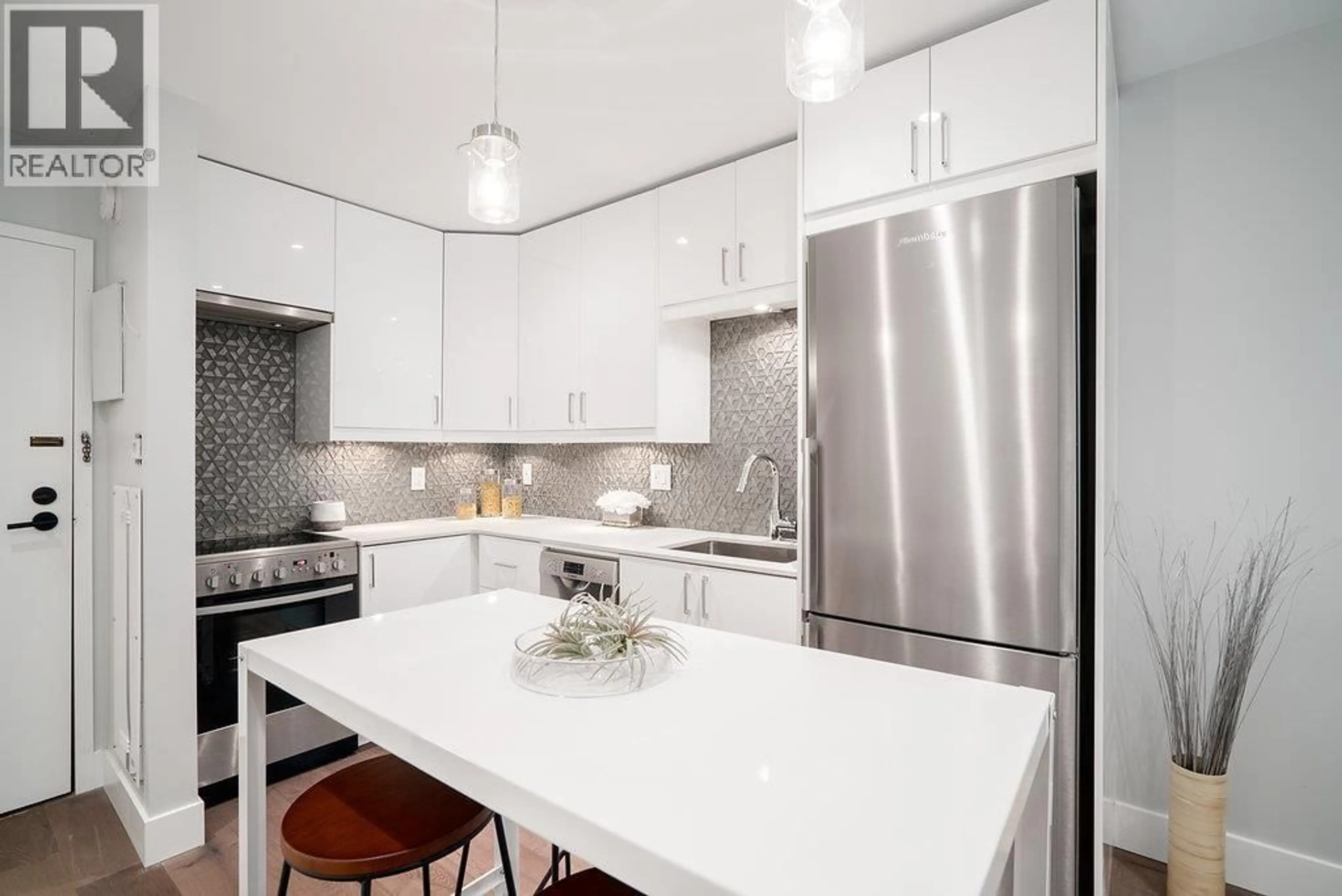 Contemporary kitchen, ceramic/tile floor for 208 - 1425 CYPRESS STREET, Vancouver British Columbia V6J3L1