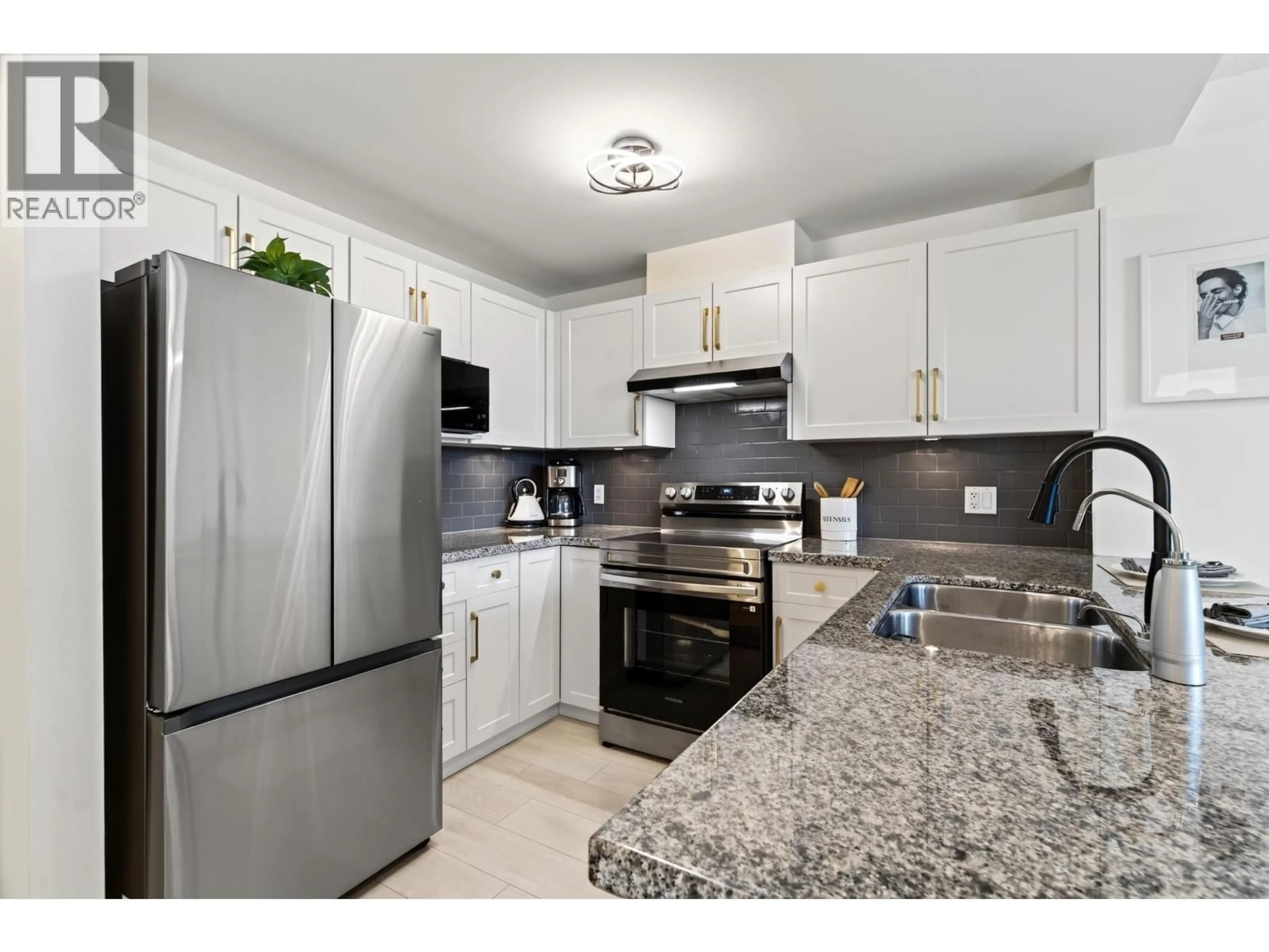 Standard kitchen, ceramic/tile floor for 507 - 14 BEGBIE STREET, New Westminster British Columbia V3M0C4