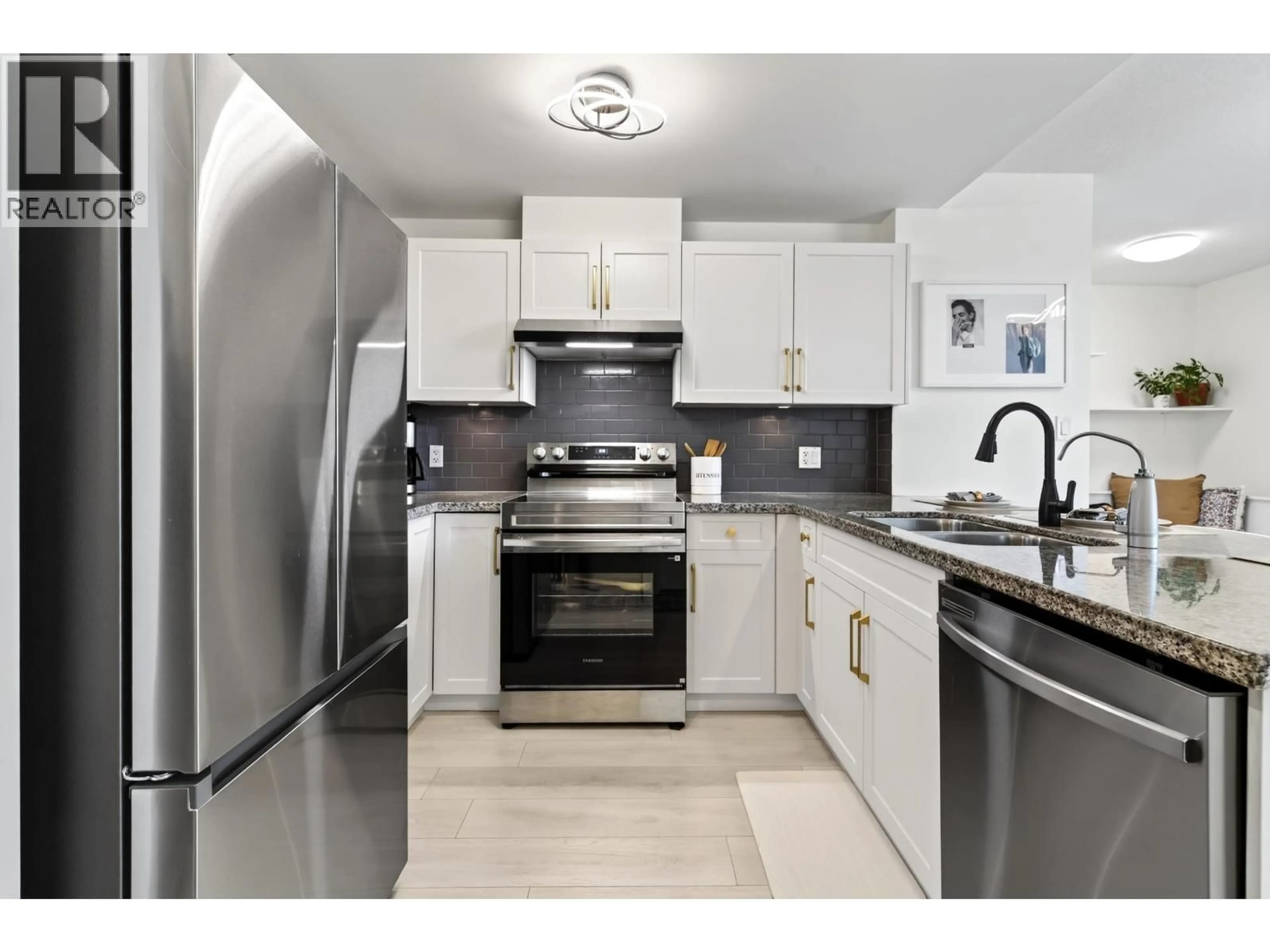 Standard kitchen, ceramic/tile floor for 507 - 14 BEGBIE STREET, New Westminster British Columbia V3M0C4