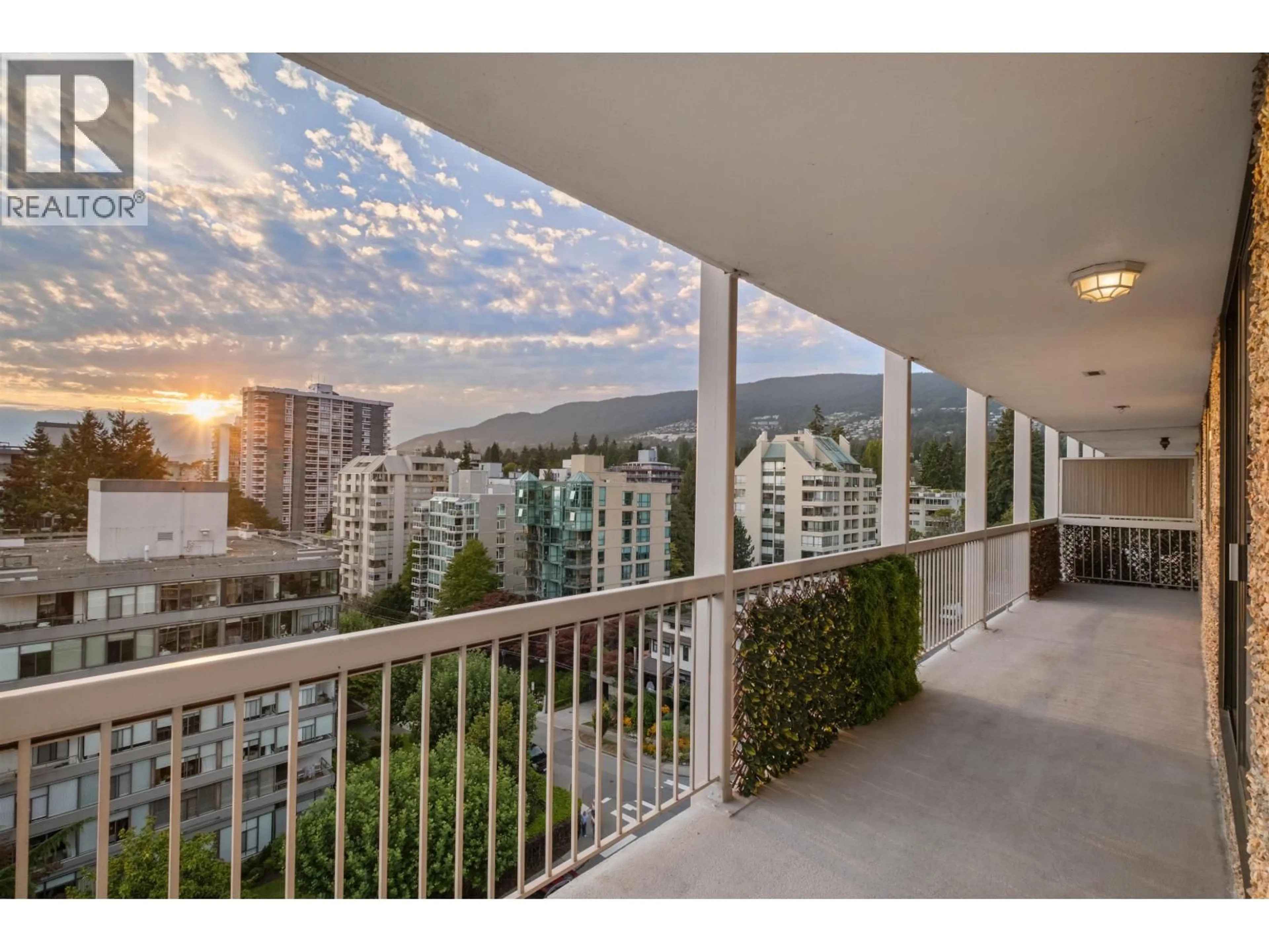 Balcony in the apartment, city buildings view from balcony for 902 - 1390 DUCHESS AVENUE, West Vancouver British Columbia V7T1H6