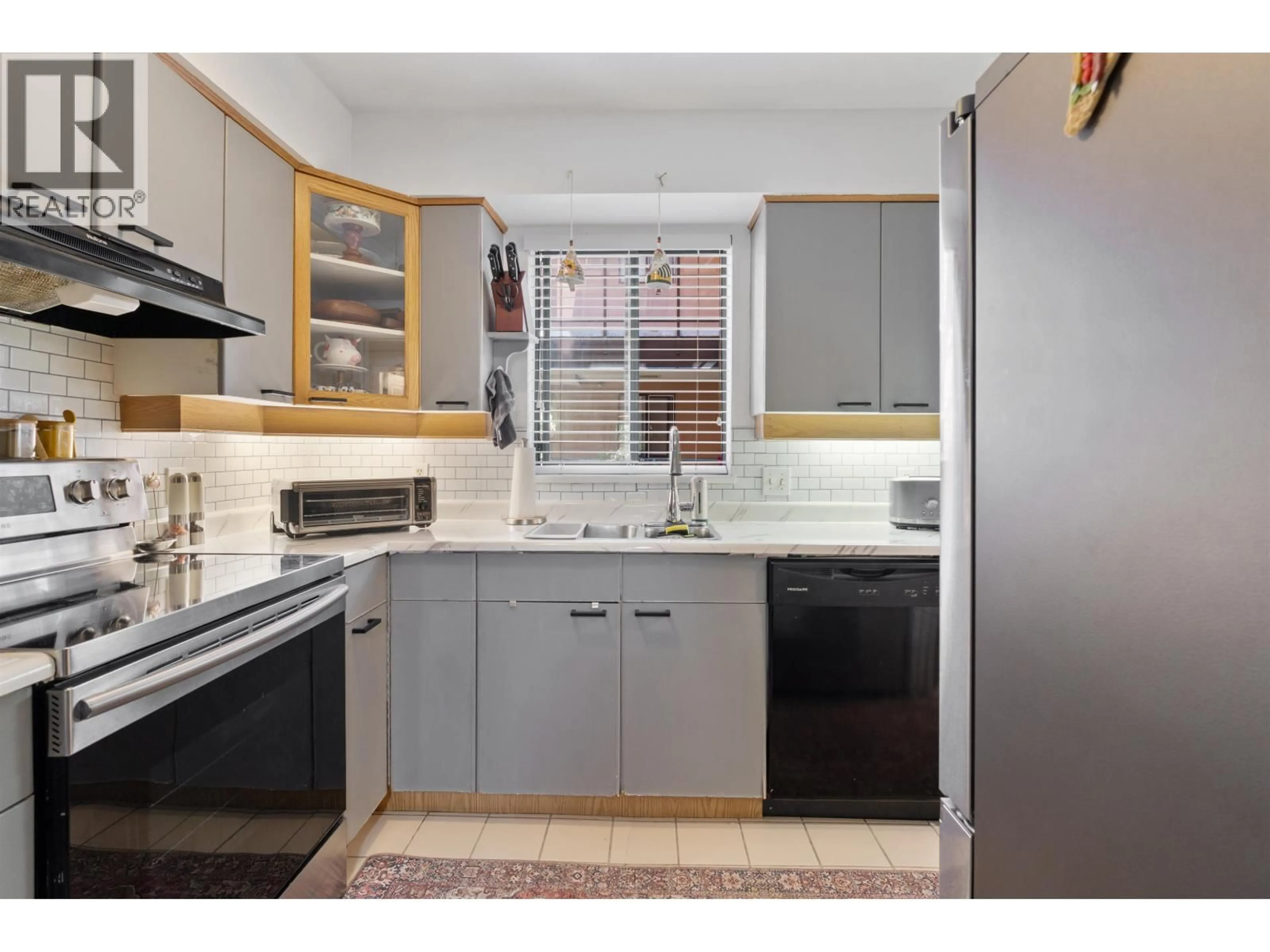 Standard kitchen, ceramic/tile floor for 203 - 988 16TH AVENUE, Vancouver British Columbia V5Z1T2