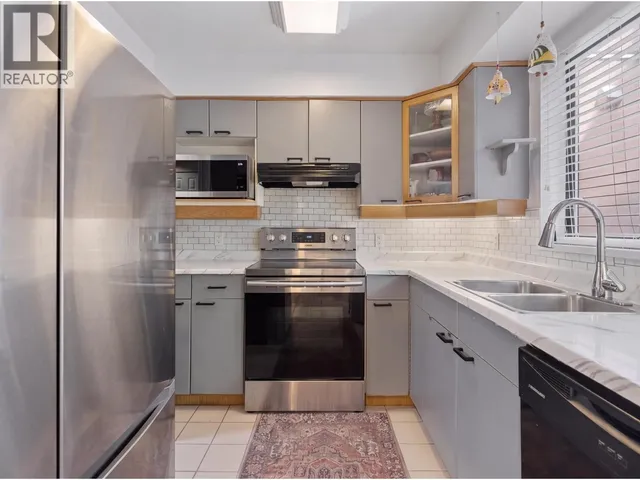 203 - 988 16TH AVENUE, Vancouver 3