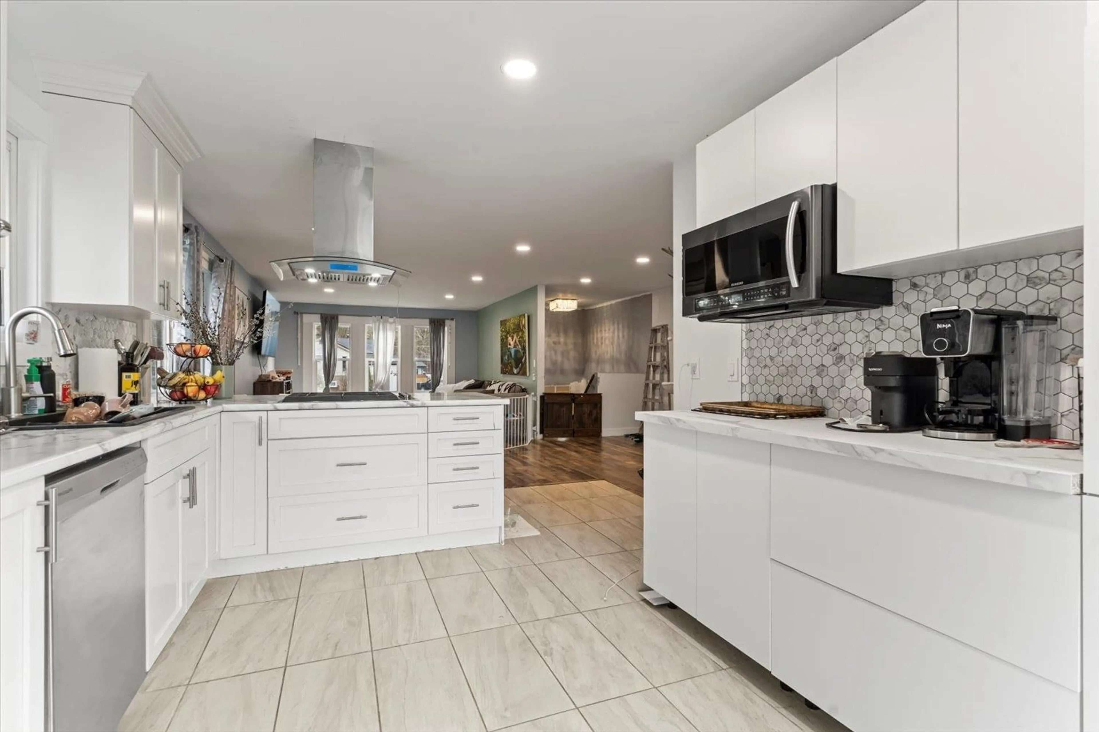 Open concept kitchen, ceramic/tile floor for 63895 OLD YALE ROAD, Hope British Columbia V0X1L2